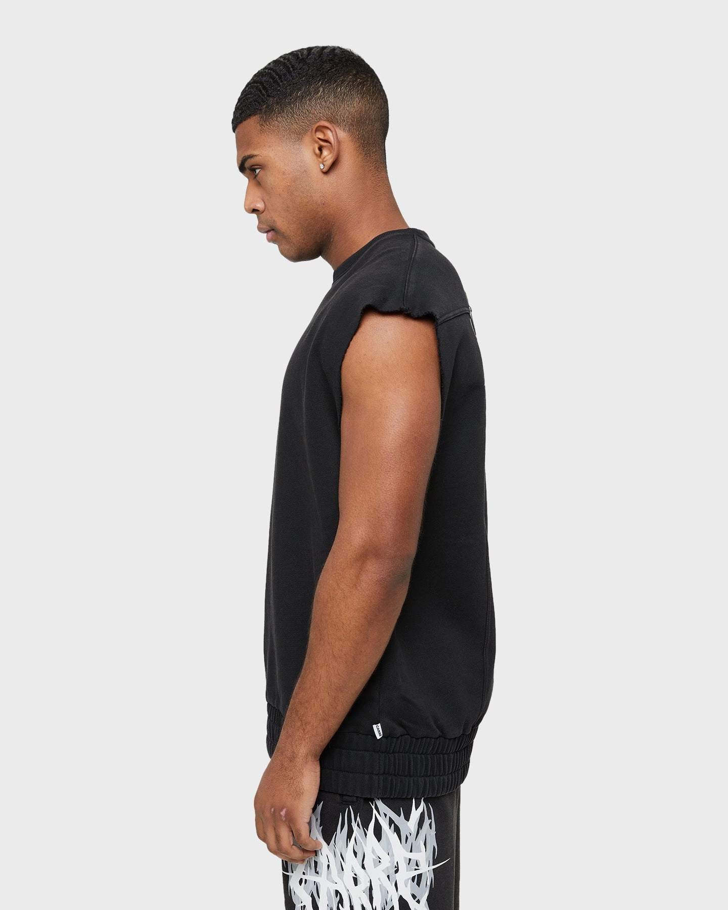 Chill Comfort Look Wide Neck Opening Carre Metalle Muscle Crewneck Black