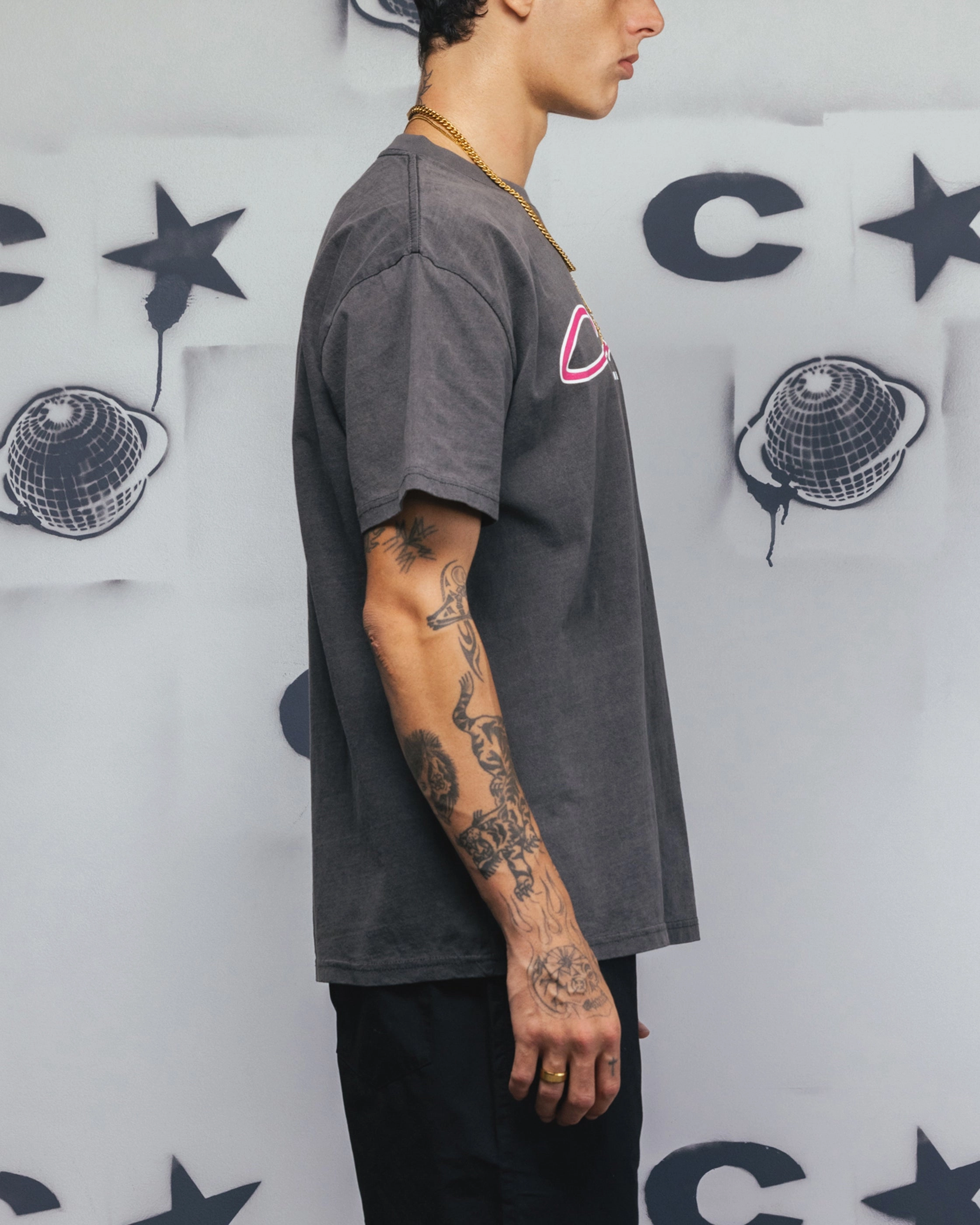 Carre Race Script T-Shirt Black Wash Pastel color
