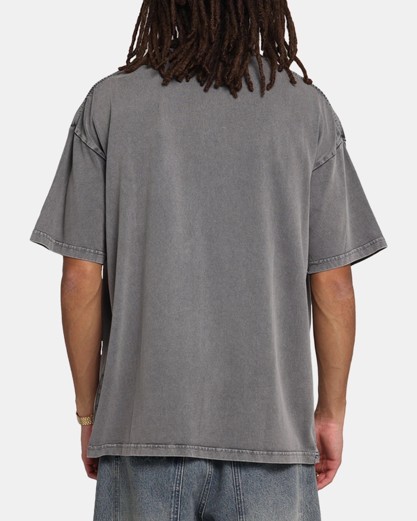 Carre Sacred Letter Mock Neck T-Shirt Washed Charcoal Sleek Style Adaptable