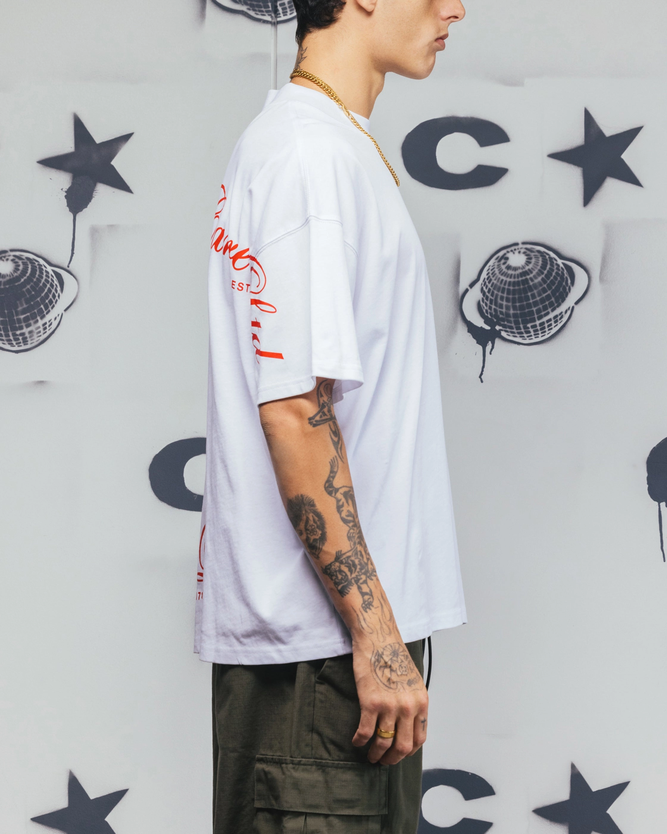 Carre Side Script Oversized T-Shirt White/Red Comfy Look Wear
