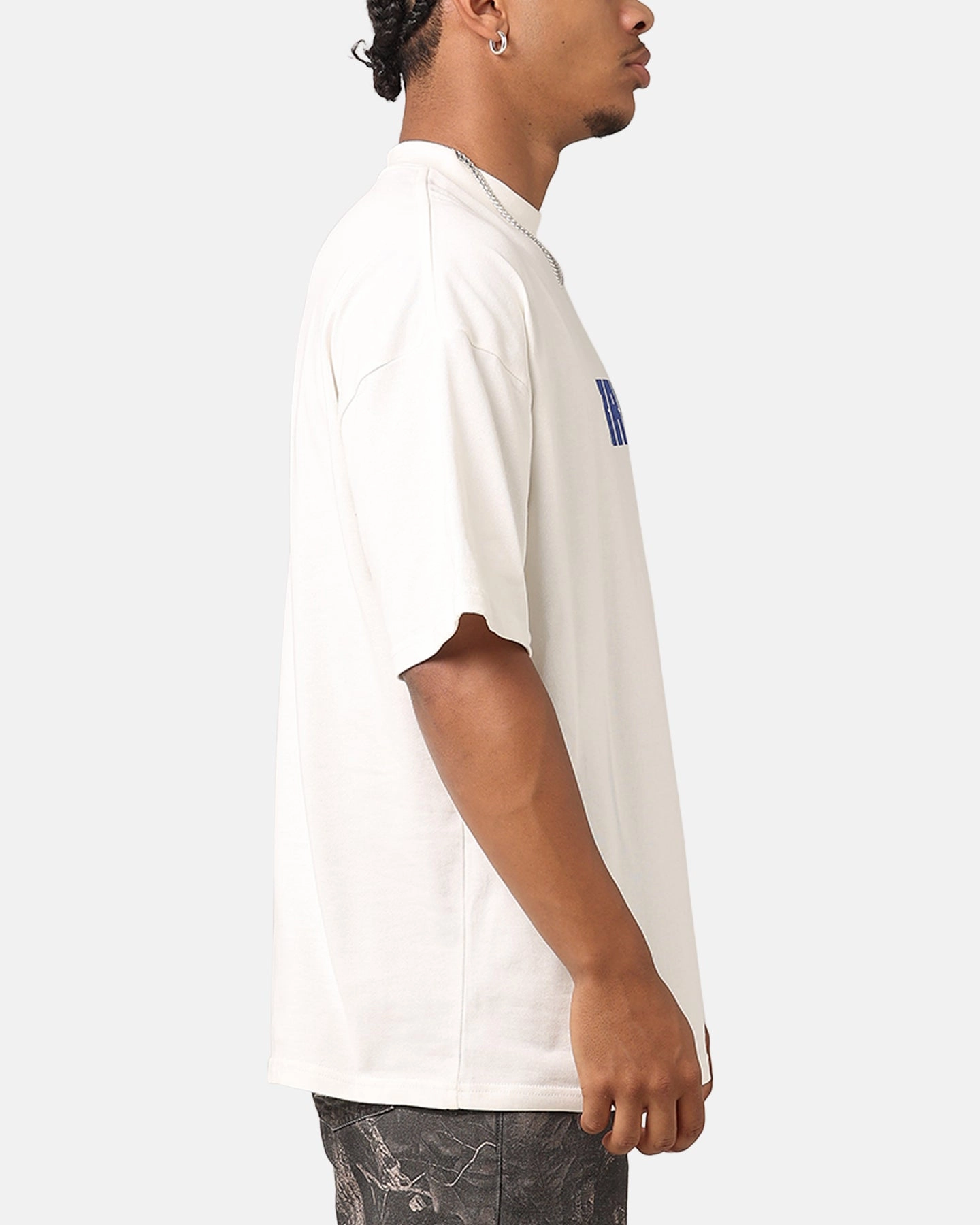 Leisure Casual Carre Star Block Mock Neck T-Shirt Off White