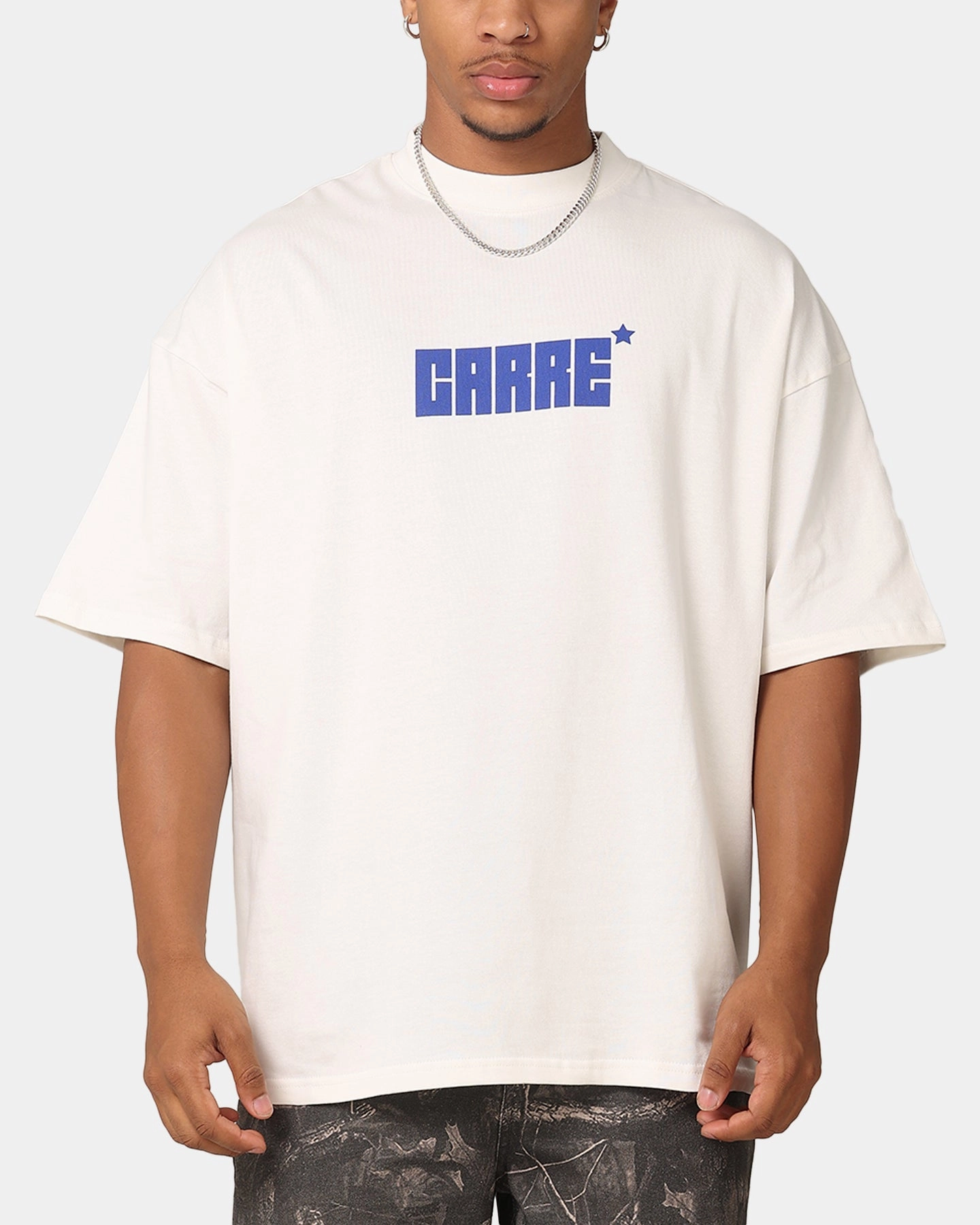 Fresh Outfit Carre Star Block Mock Neck T-Shirt Off White