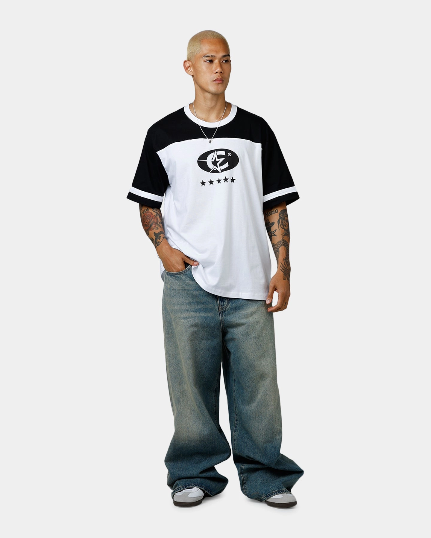 Carre Star Shooter Panelled T-Shirt Black/White Bold and Comfortable Curved Hemline