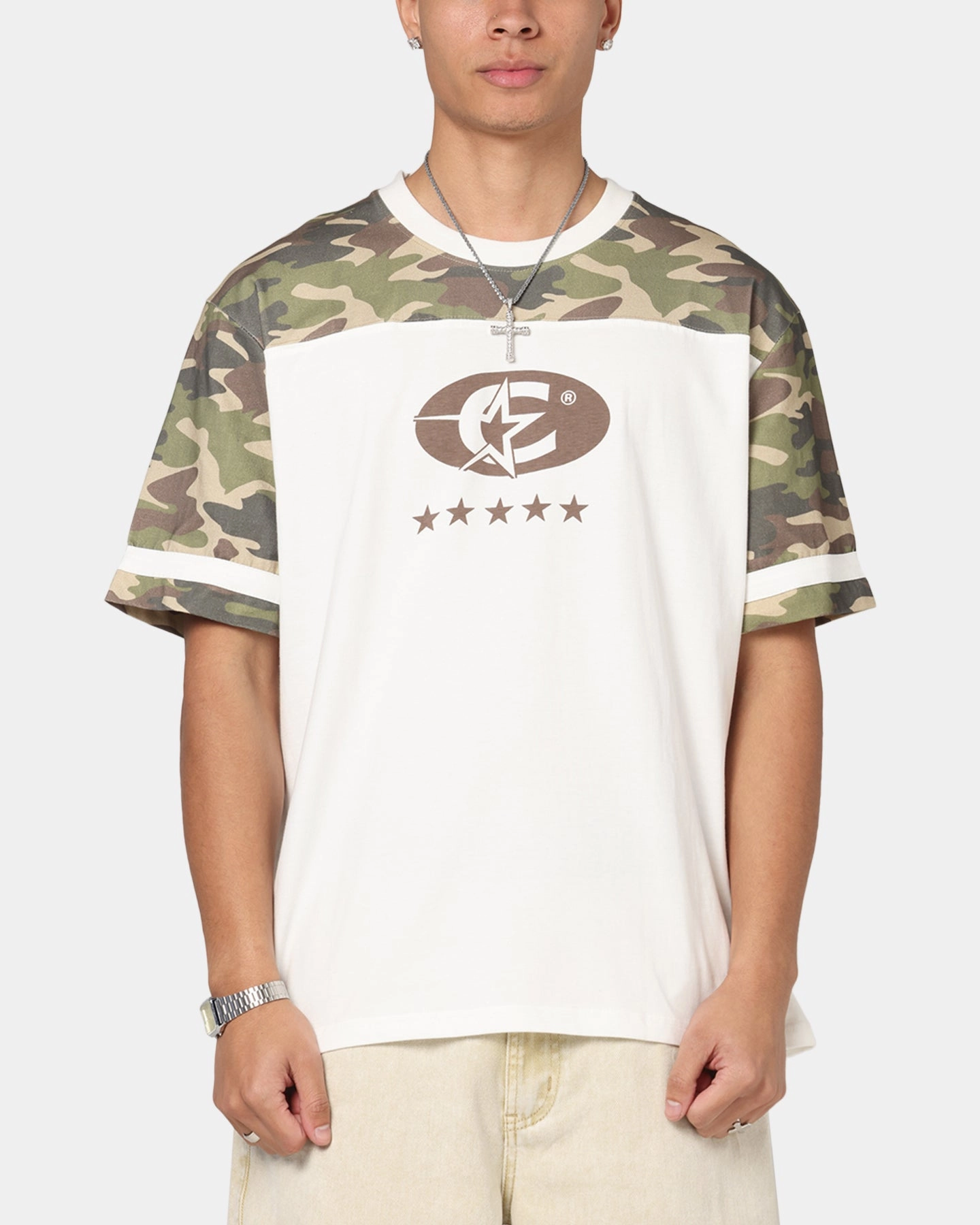 UltraSoftBrushedInterior Carre Star Shooter Panelled T-Shirt Off White/Woodland Camo