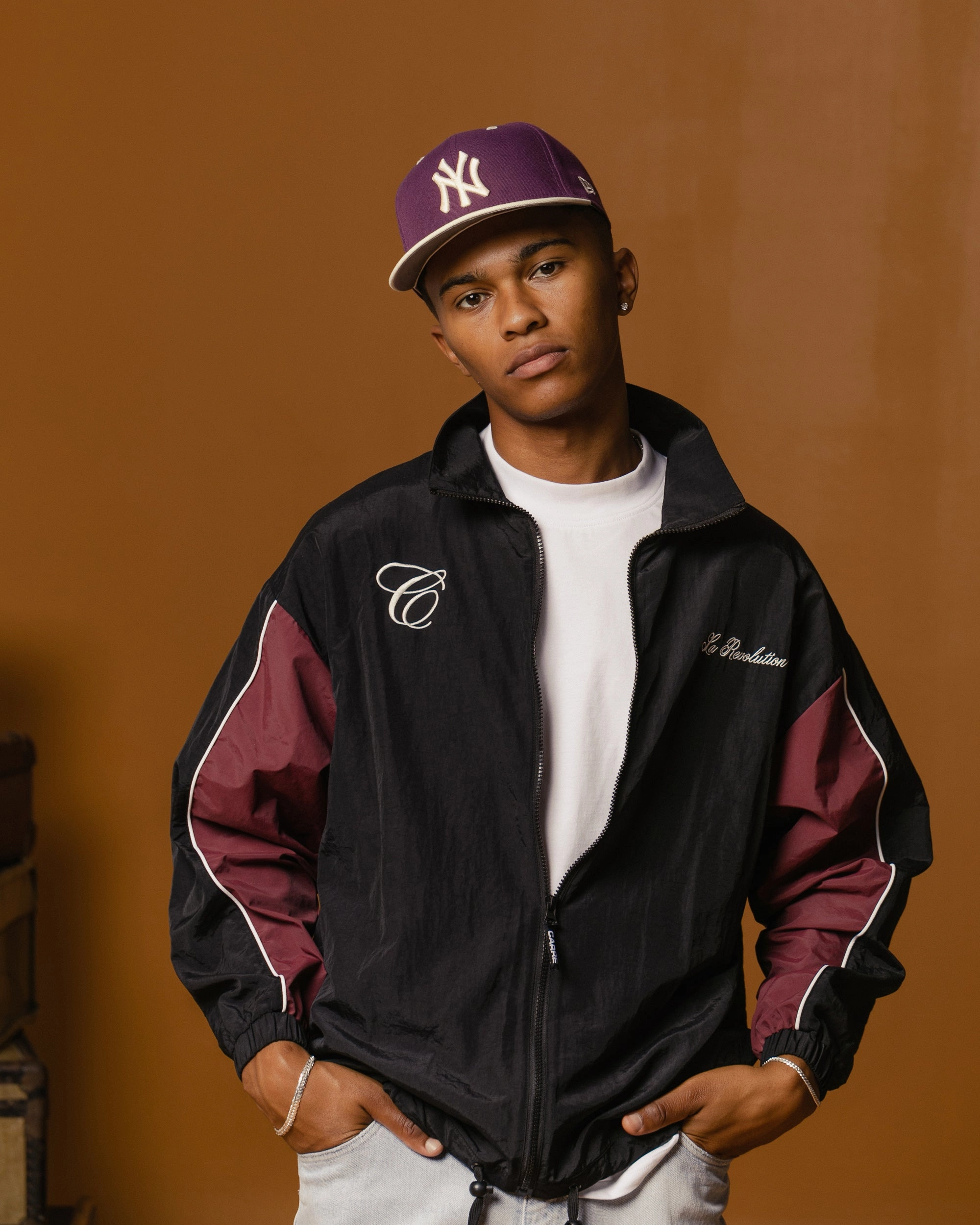 budget-friendly Recycled Polyester Blend Carre Vibe Windbreaker Black