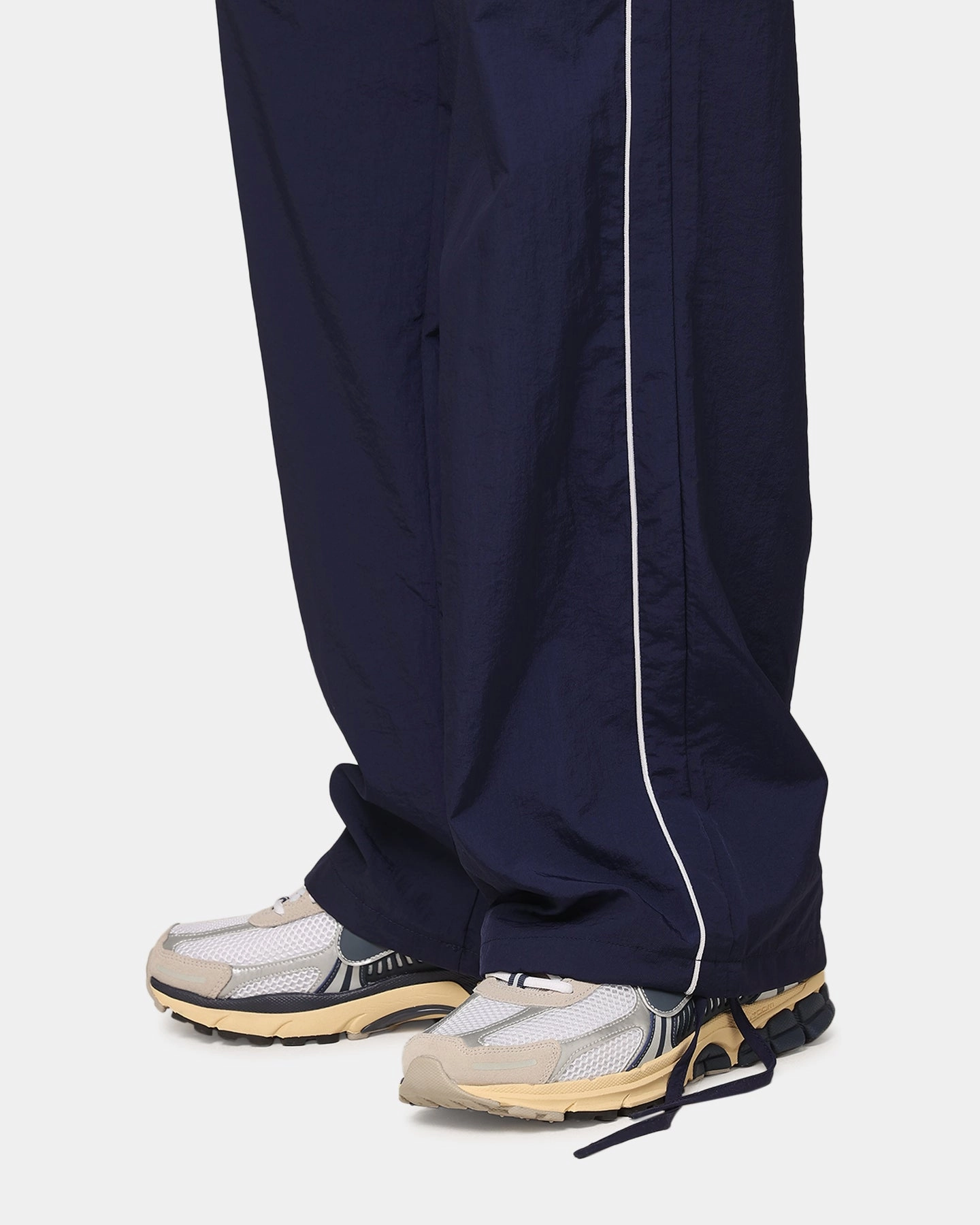 Ventilated Panels Carre Apex Nylon Joggers Navy