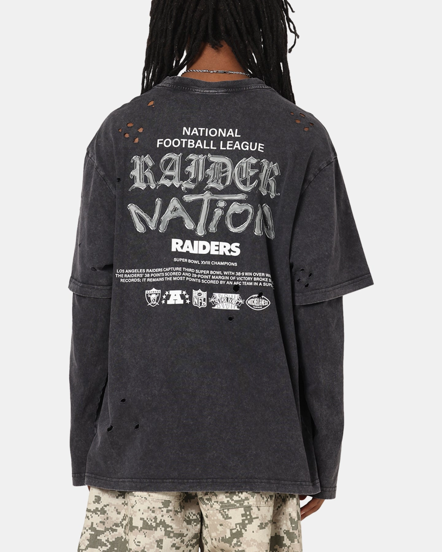 Minimalist Look Mitchell & Ness Las Vegas Raiders Chromed Mock Long Sleeve T-Shirt Faded Black