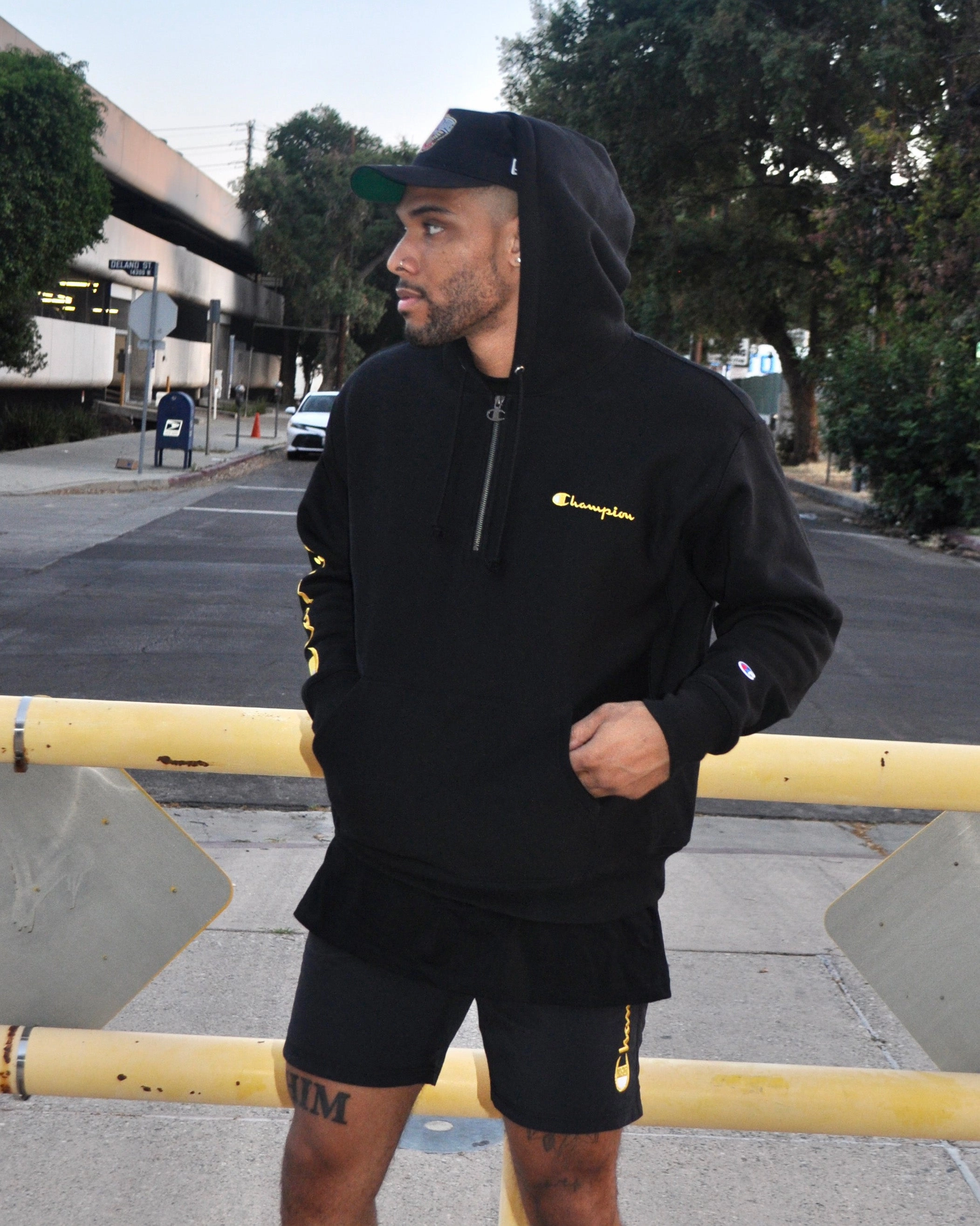 Sombrero Outdoor Ready Champion Reverse Weave Quarter Zip Hoodie Black/Gold