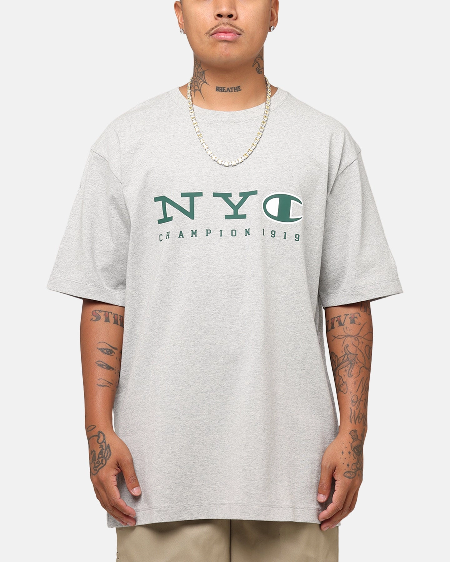 Travel Outfit Champion Rochester Graphic T-Shirt Grey