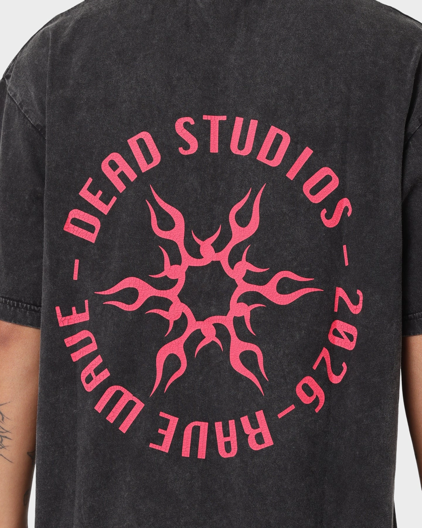 Dead Studios Iron Wave Vintage T-Shirt Vintage Black Street Casual Look Scoop neck