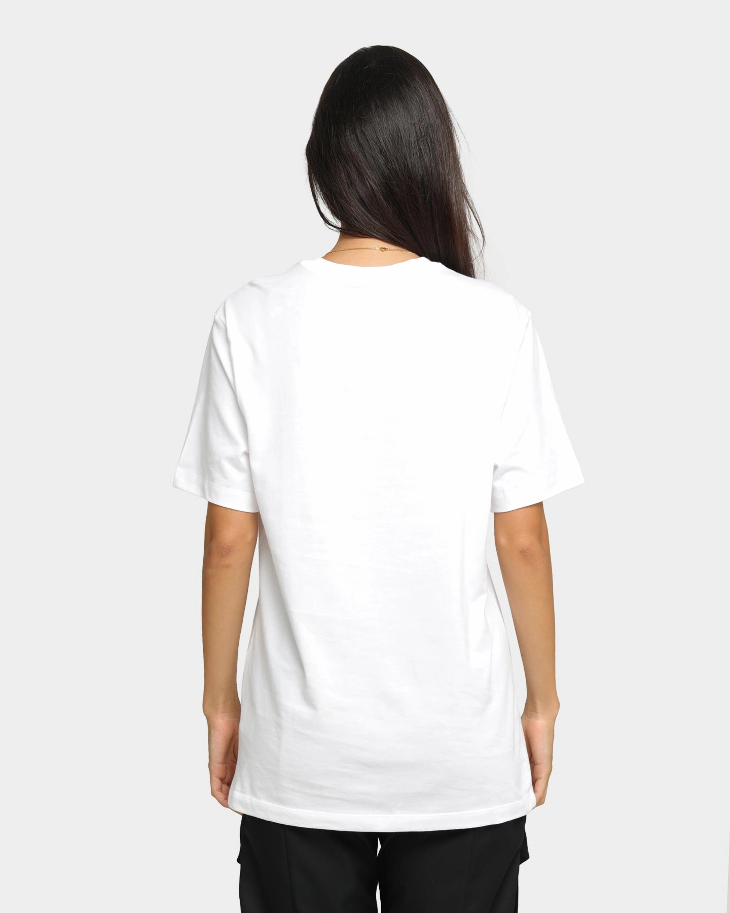 Travel Light Layered Hem Detail Nike Men's Nike Sportswear Club Short Sleeve T-Shirt White/Black