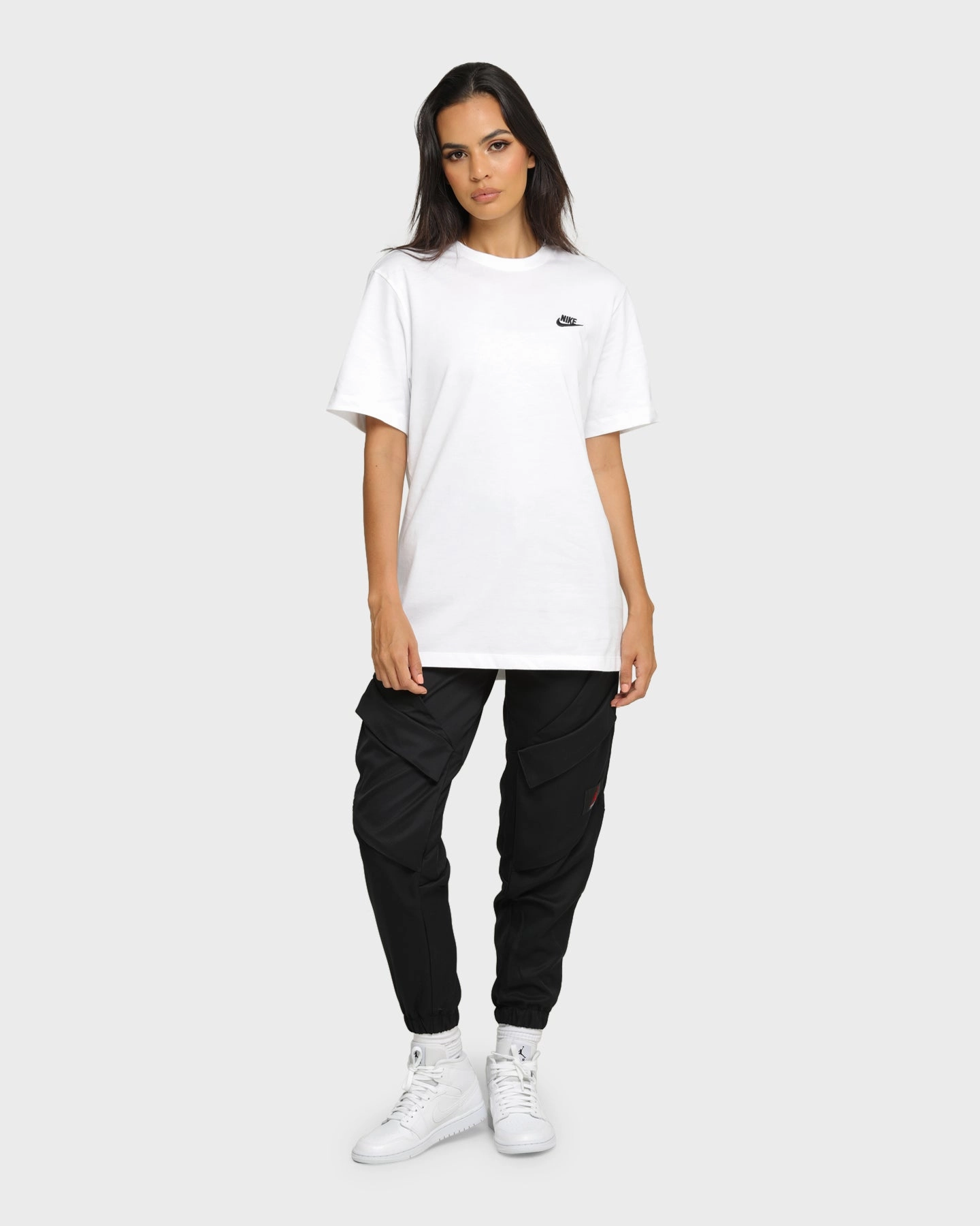 Nike Men's Nike Sportswear Club Short Sleeve T-Shirt White/Black Fun Style On-the-Go Comfort