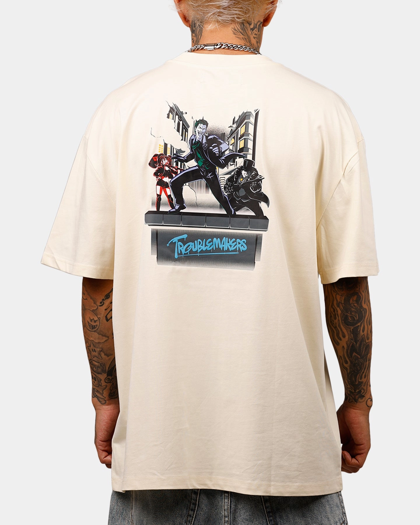 Cool Layer Wear Freeze Max DC Batman Troublemakers T-Shirt Eggshell