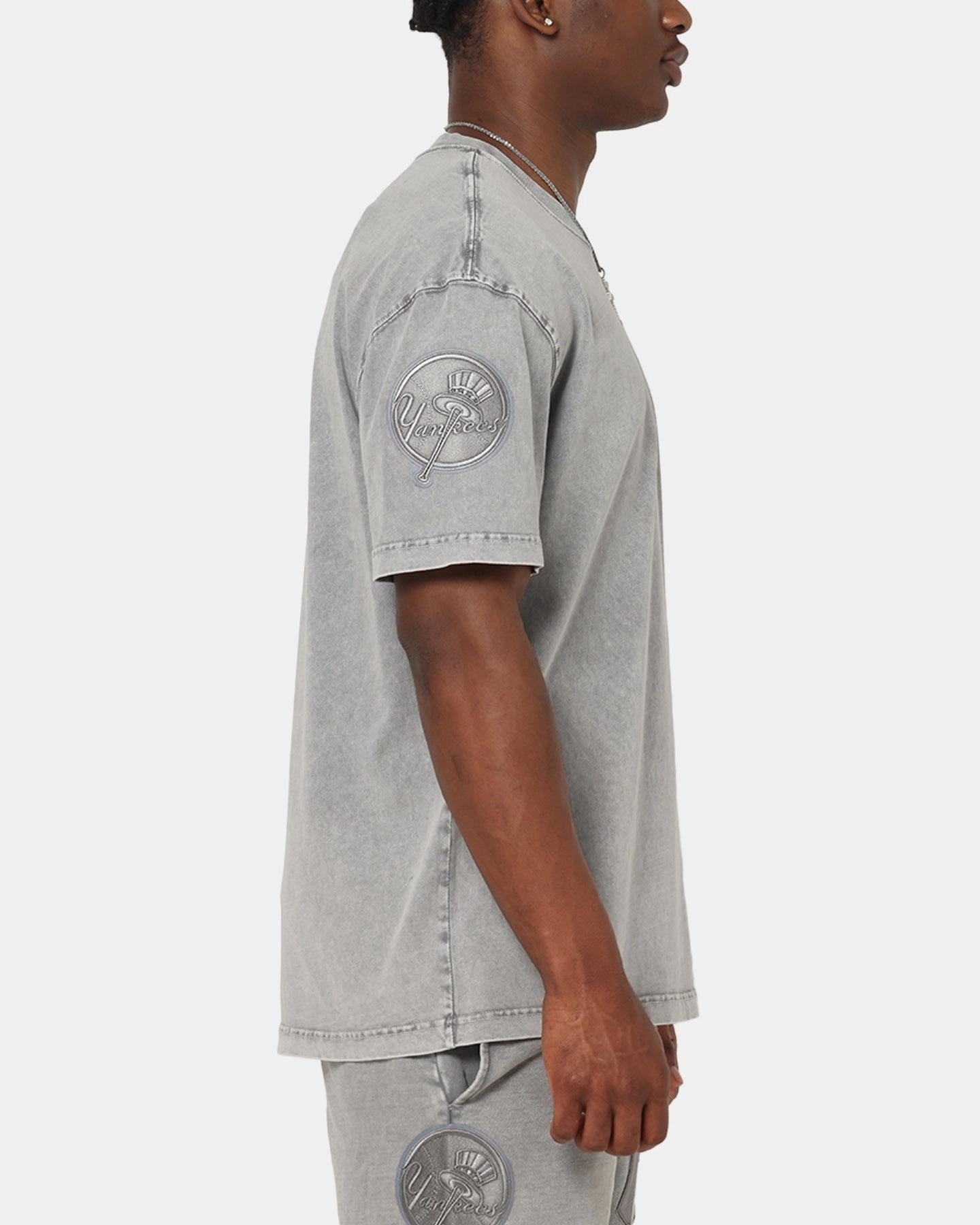 Pro Standard New York Yankees Washed Classic T-Shirt Washed Grey Regular Fit