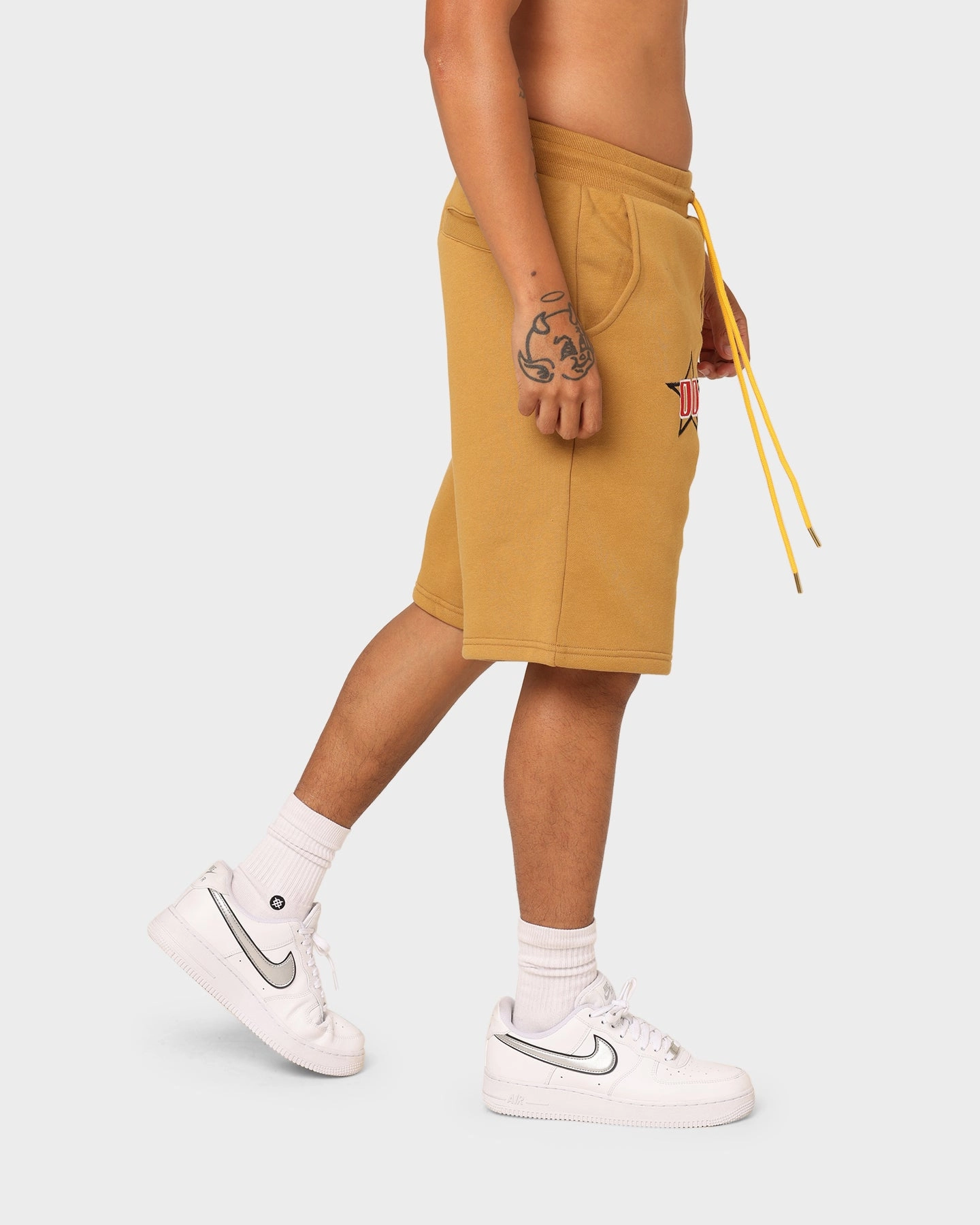 Mitchell & Ness Los Angeles Lakers 3-Peat Shorts Bone Brown Soft Stretch Non slip grip