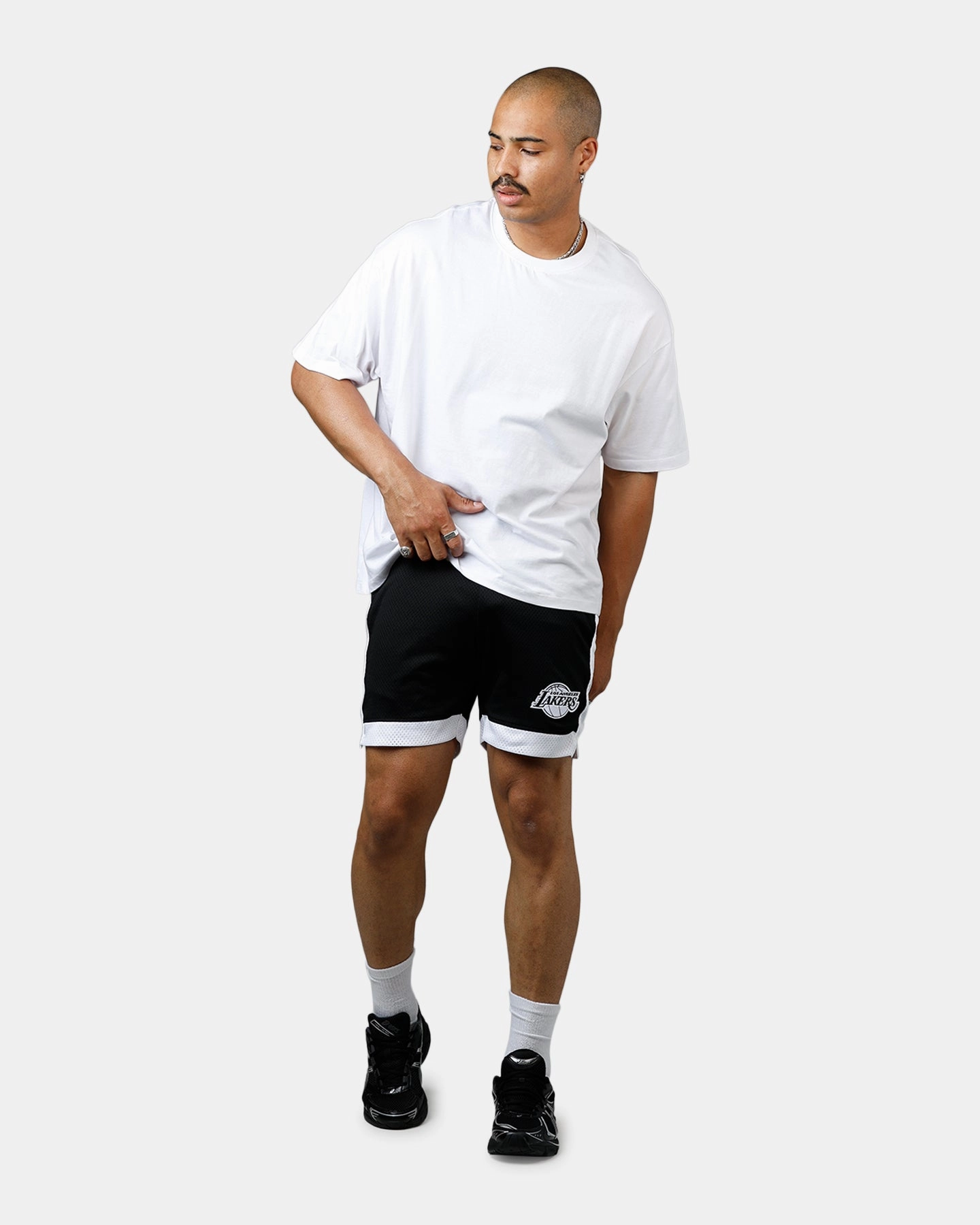 activewear option Windproof Design New Era Los Angeles Lakers Sport Class Shorts Black/White