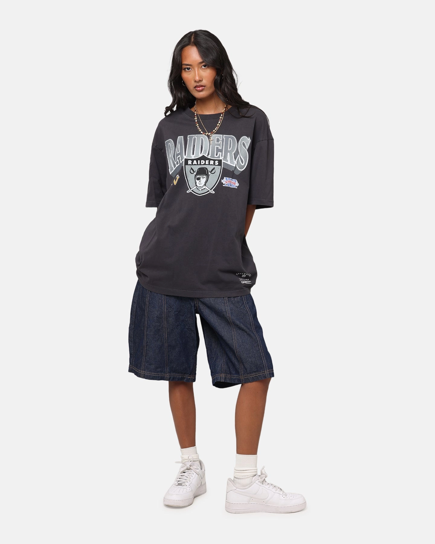 Effortless Fit Mitchell & Ness Las Vegas Raiders Arch T-Shirt Faded Black