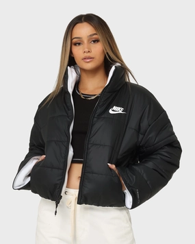Internal Security Pocket Nike Women's Nike Sportswear Therma-FIT Repel Classic Reversible Jacket Black/White/Black