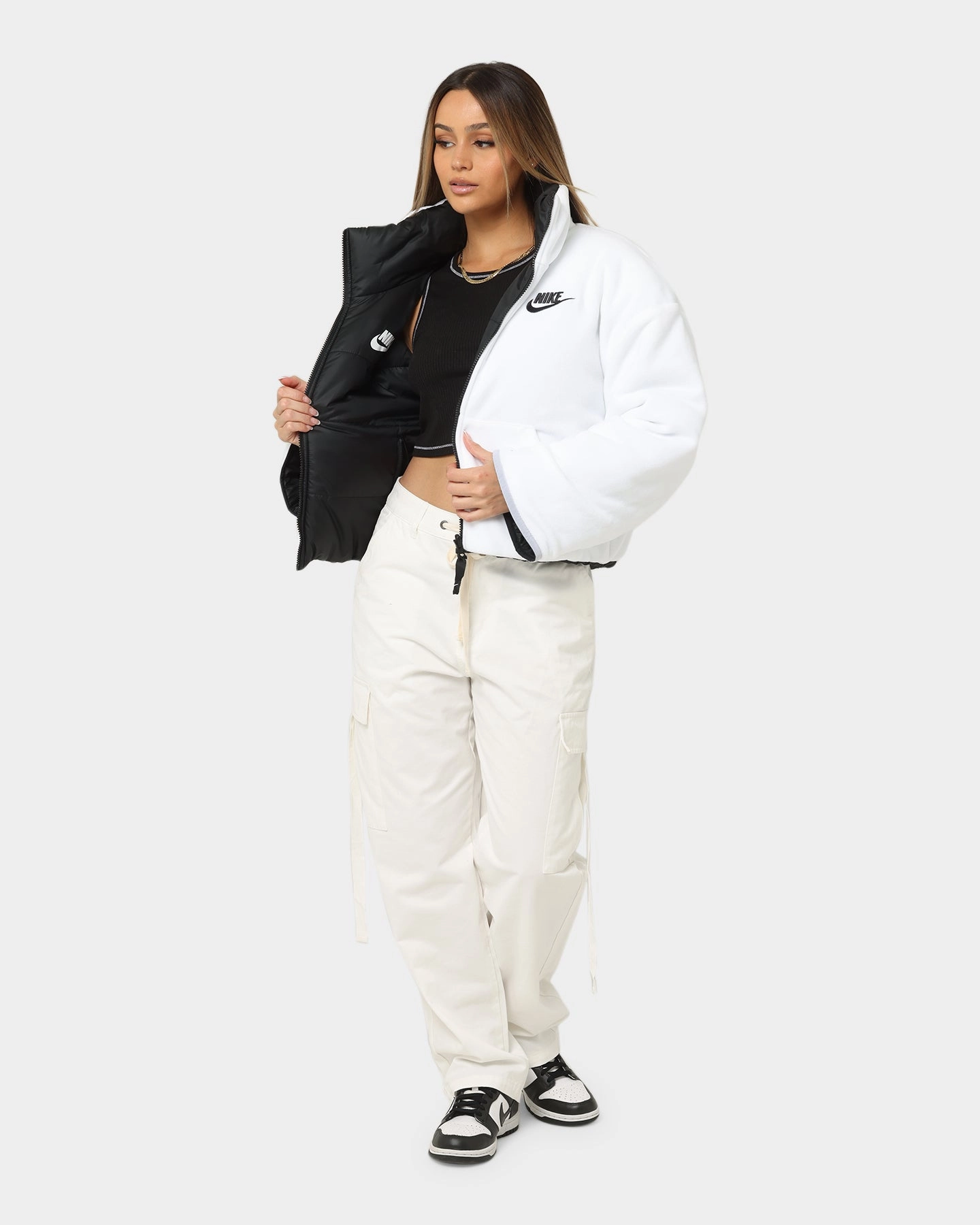 Consent Nike Women's Nike Sportswear Therma-FIT Repel Classic Reversible Jacket Black/White/Black