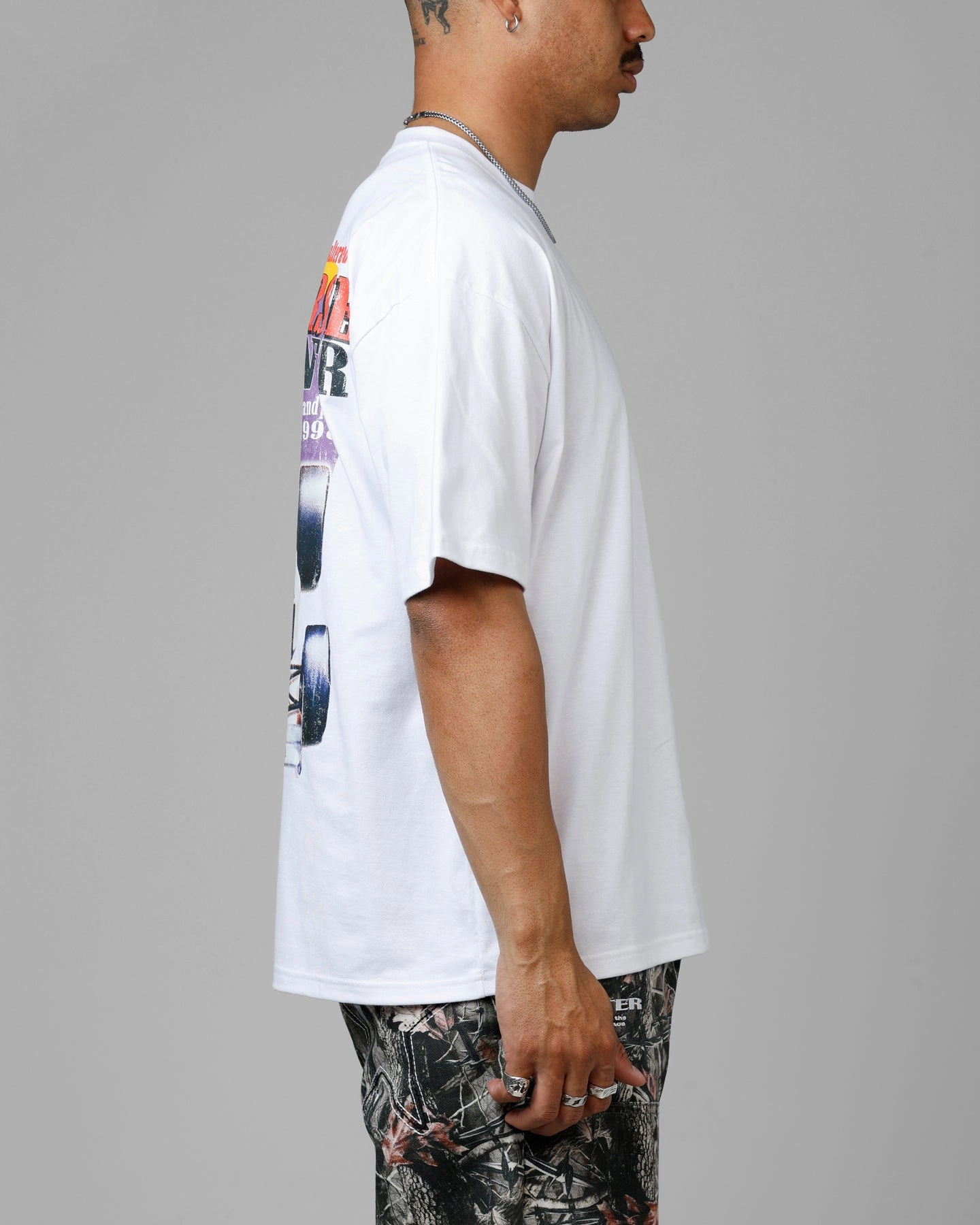 Loiter Horse Power Vintage Drop T-Shirt White Minimal Comfort Style Yarn Dyed Stripes