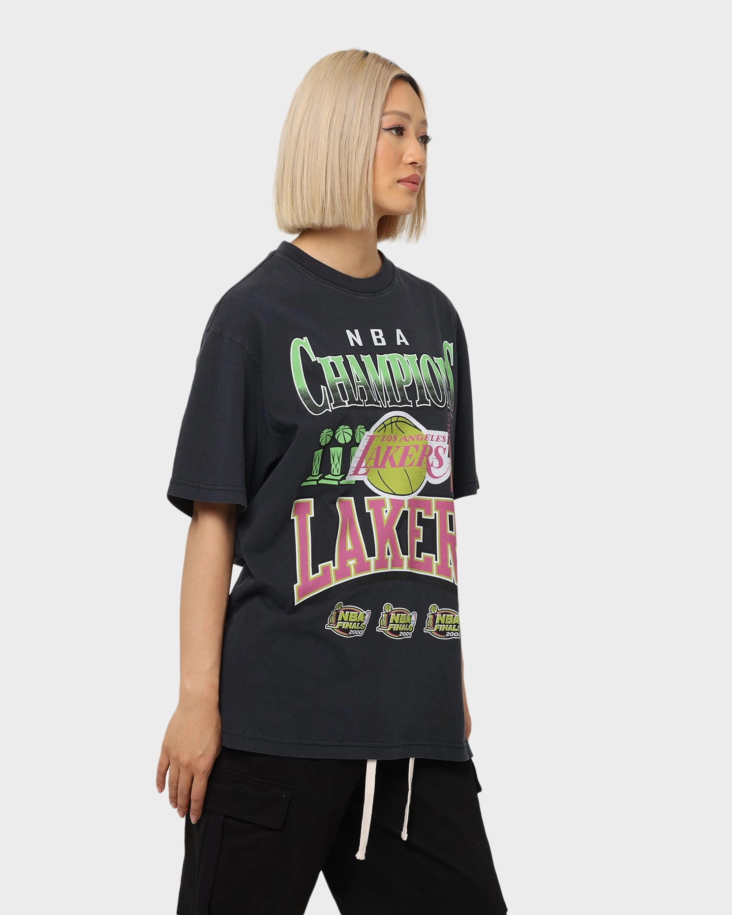 Mitchell & Ness Los Angeles Lakers '00-'02 Champions Neon Vintage T-Shirt Faded Black Versatile Layering