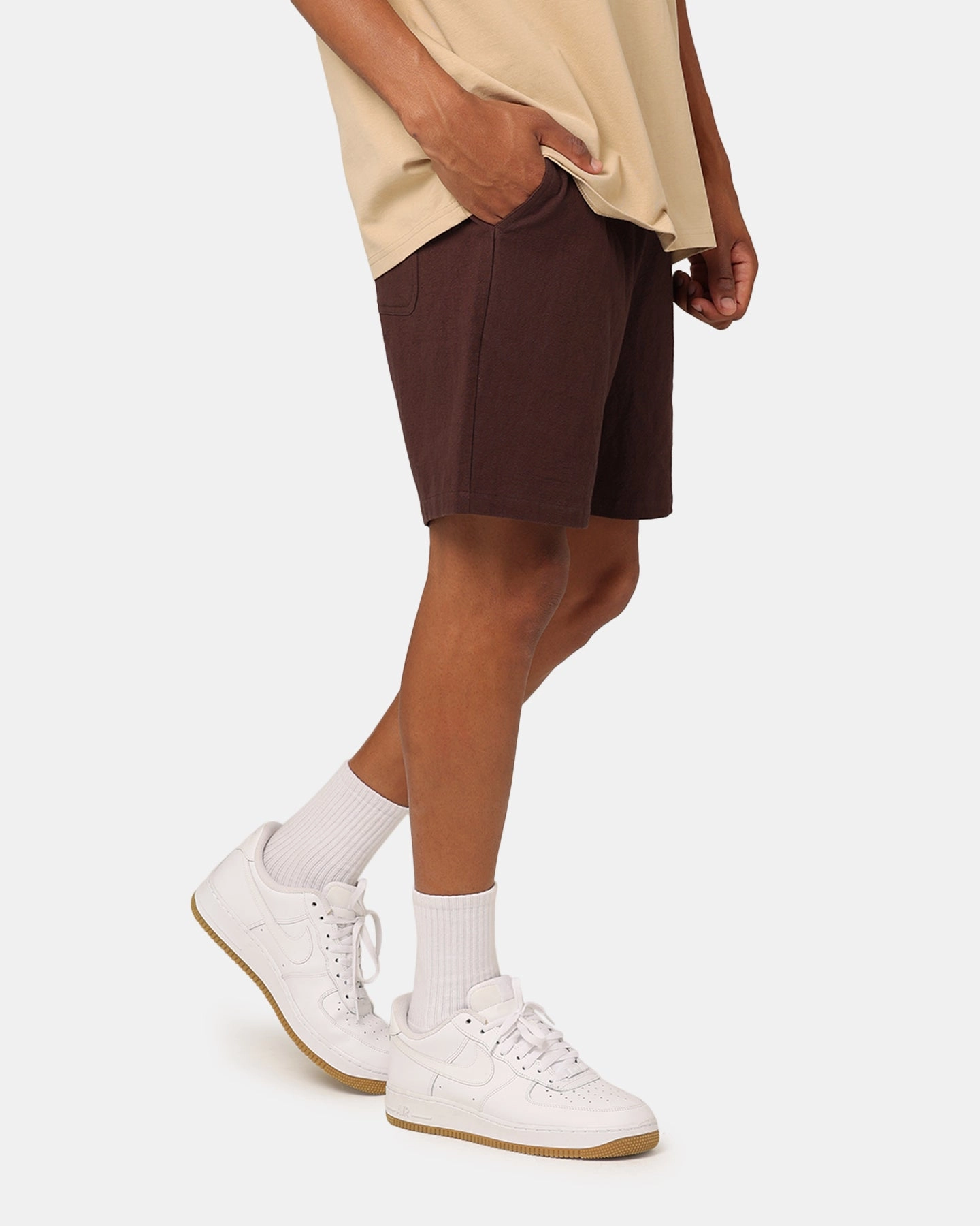 Smooth Flatlock Seams Carre Luxe Linen Shorts Brown