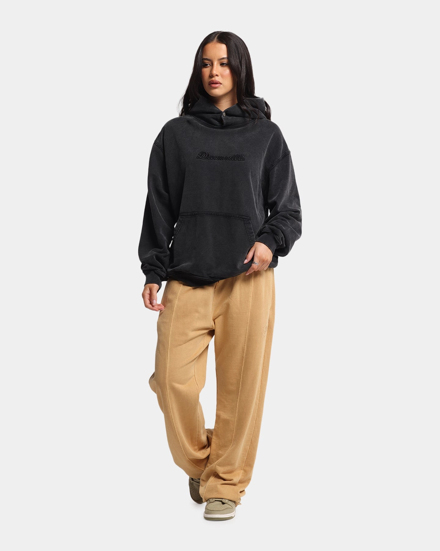 Relaxed Motion sailors Dreamville Tonal Hoodie Black Wash