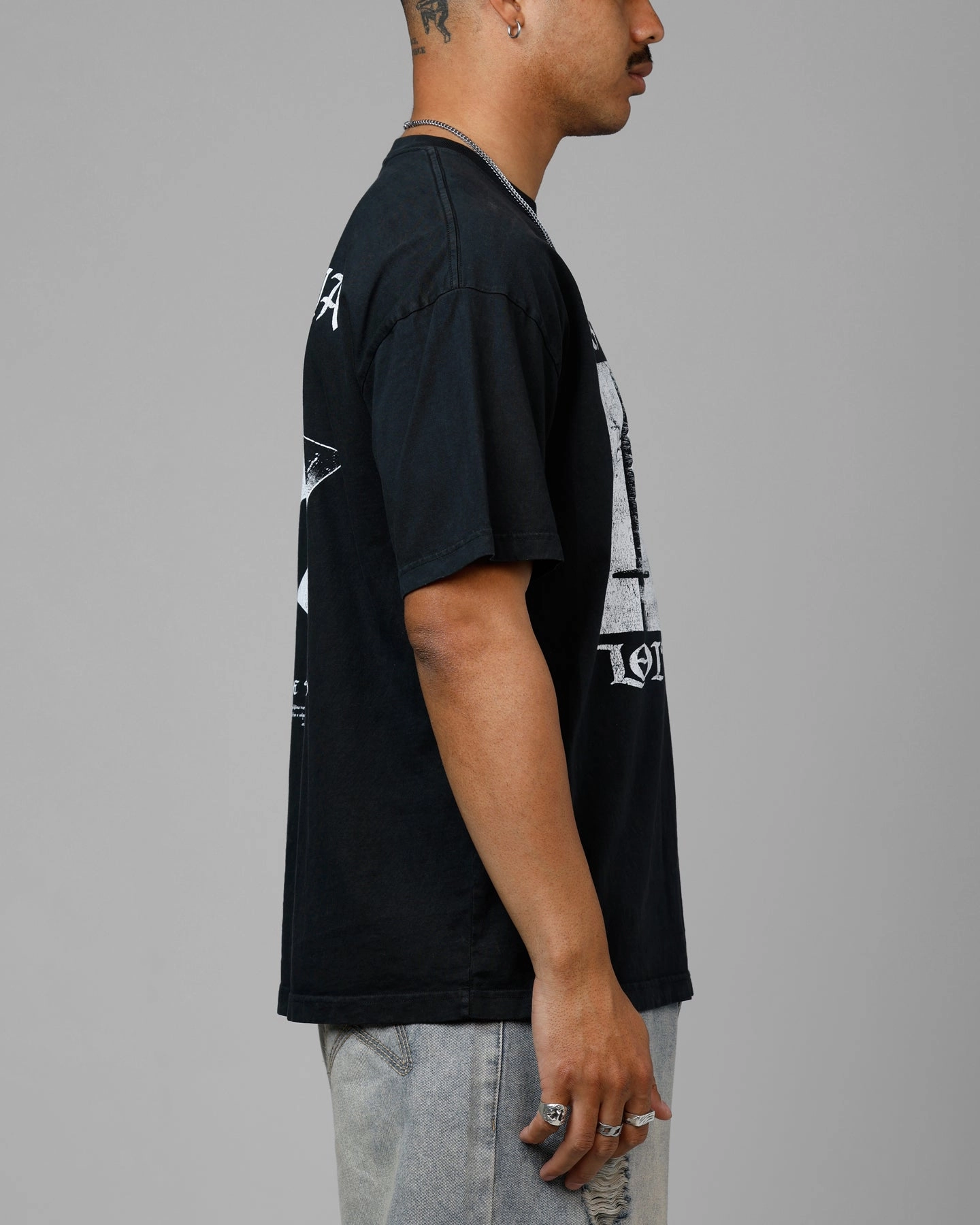 Daily Casual Versatile and Stylish Loiter Katana Vintage T-Shirt Black Acidwash