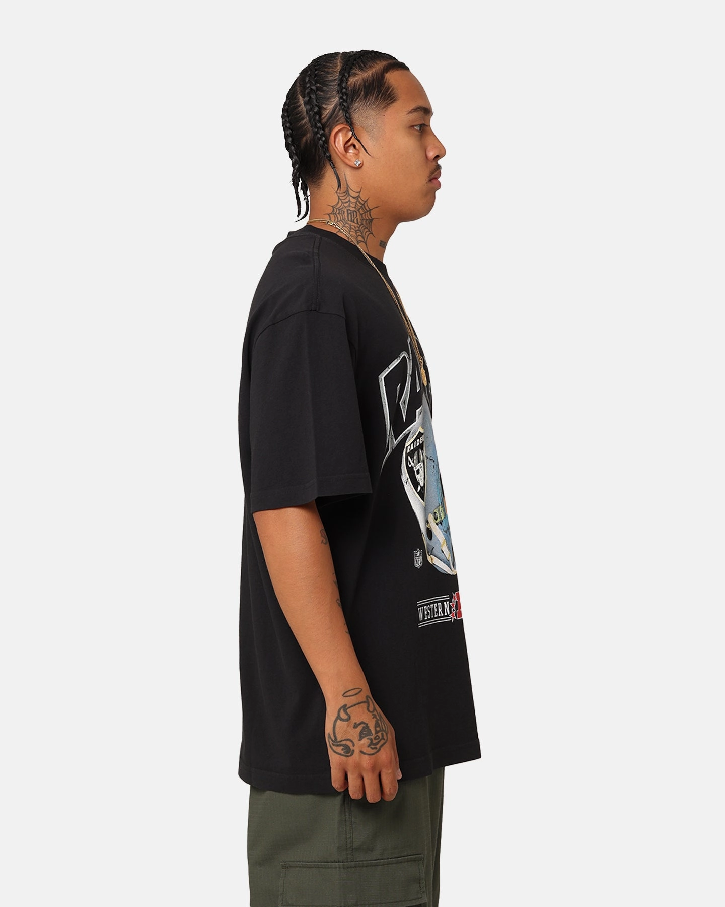 Mitchell & Ness Las Vegas Raiders Vintage Helmet T-Shirt Faded Black easy to pair Eye-Catching
