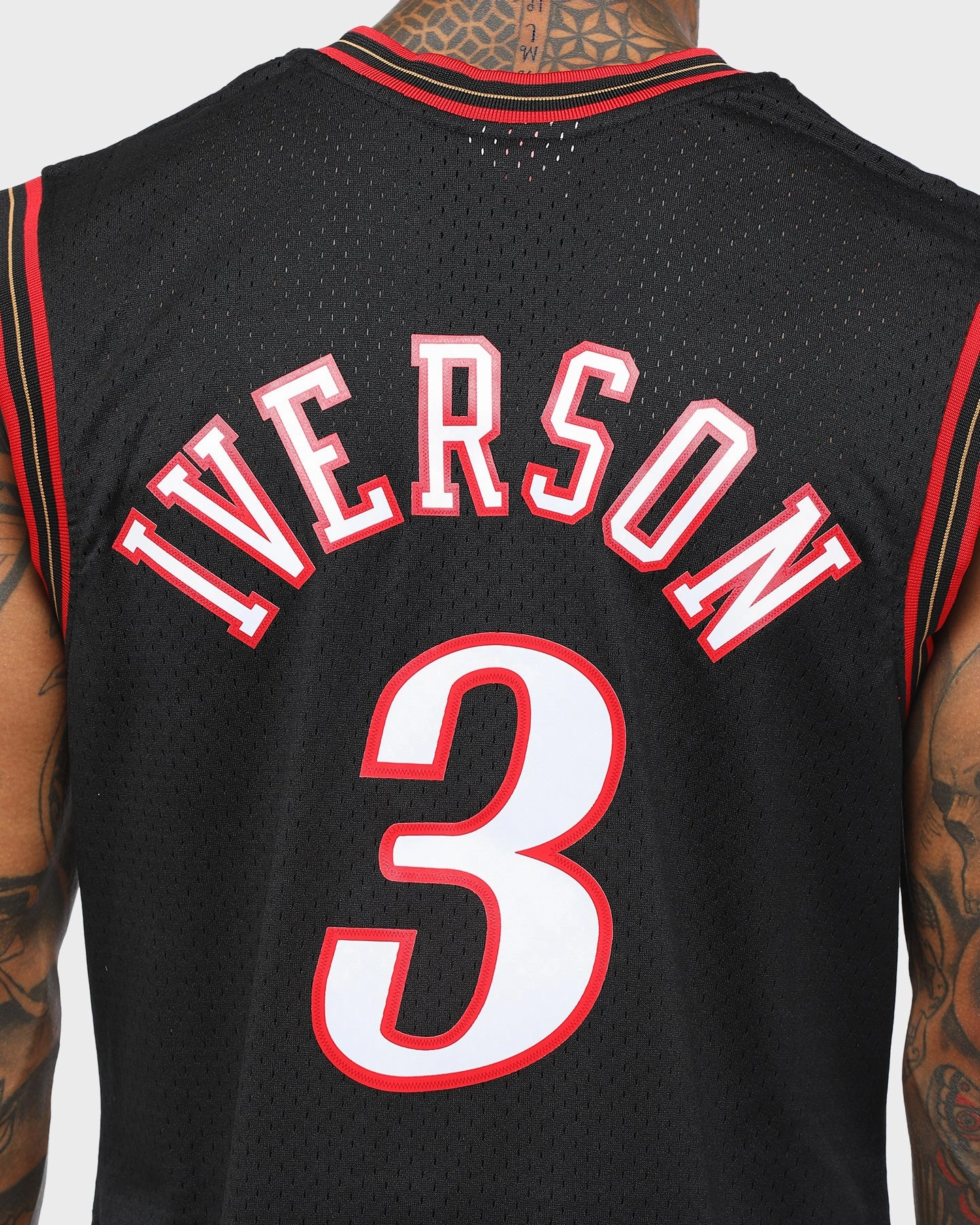 Flexible Comfort Mitchell & Ness Philadelphia 76ers Allen Iverson #3 Swingman Jersey Black