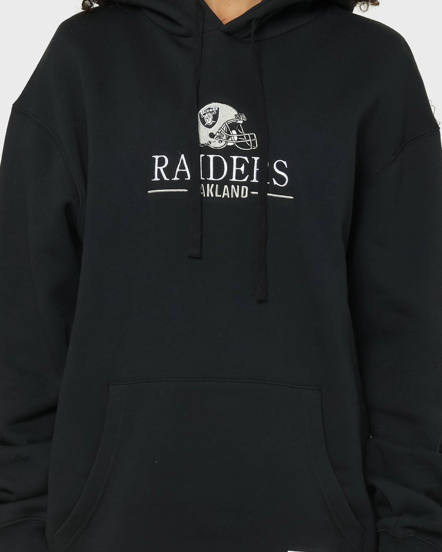 multiple pockets Skill Mitchell & Ness Oakland Raiders Helmet Stack Hoodie Black