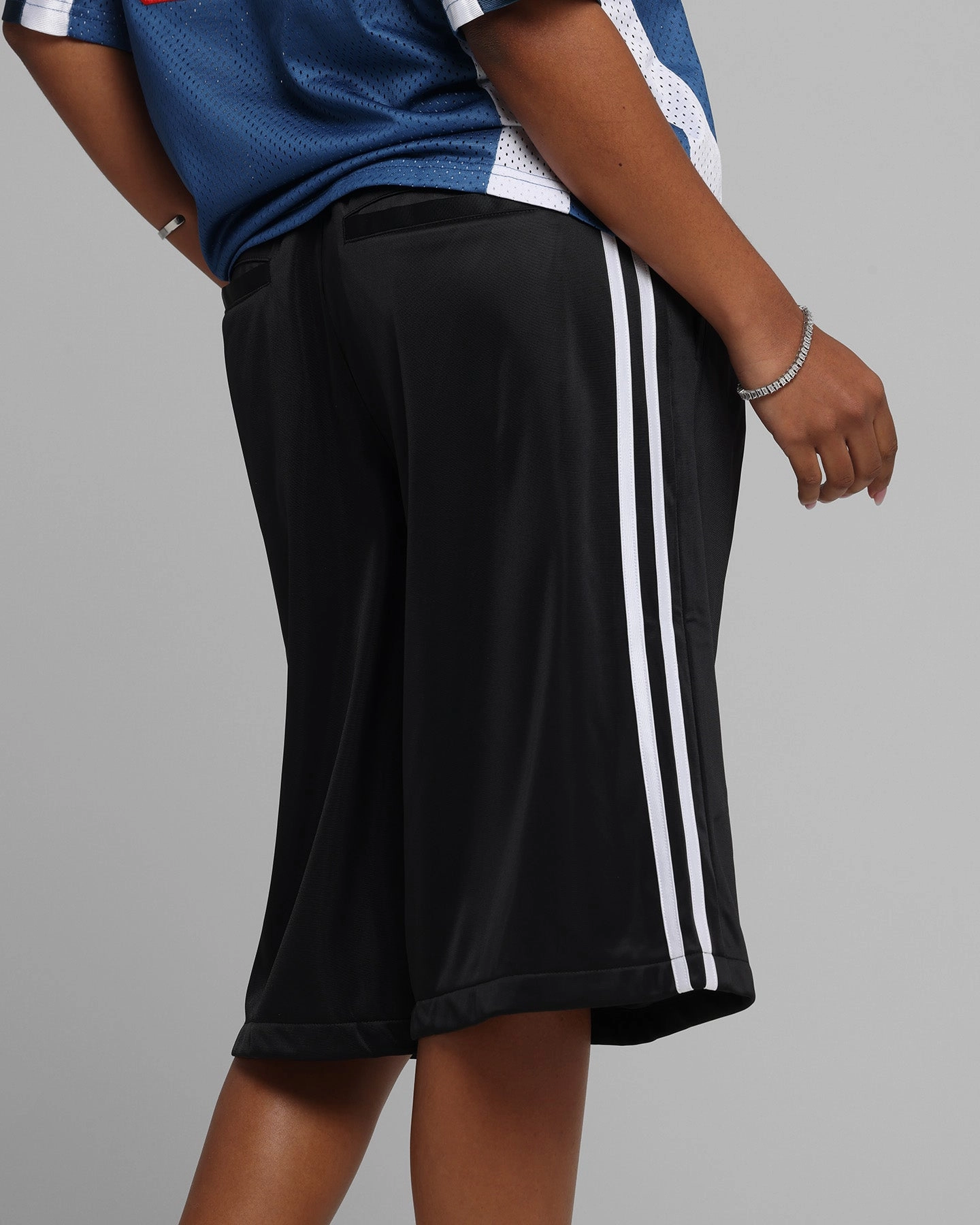 Loiter Track 3 Quarter Shorts Black Fitness Ready suede look