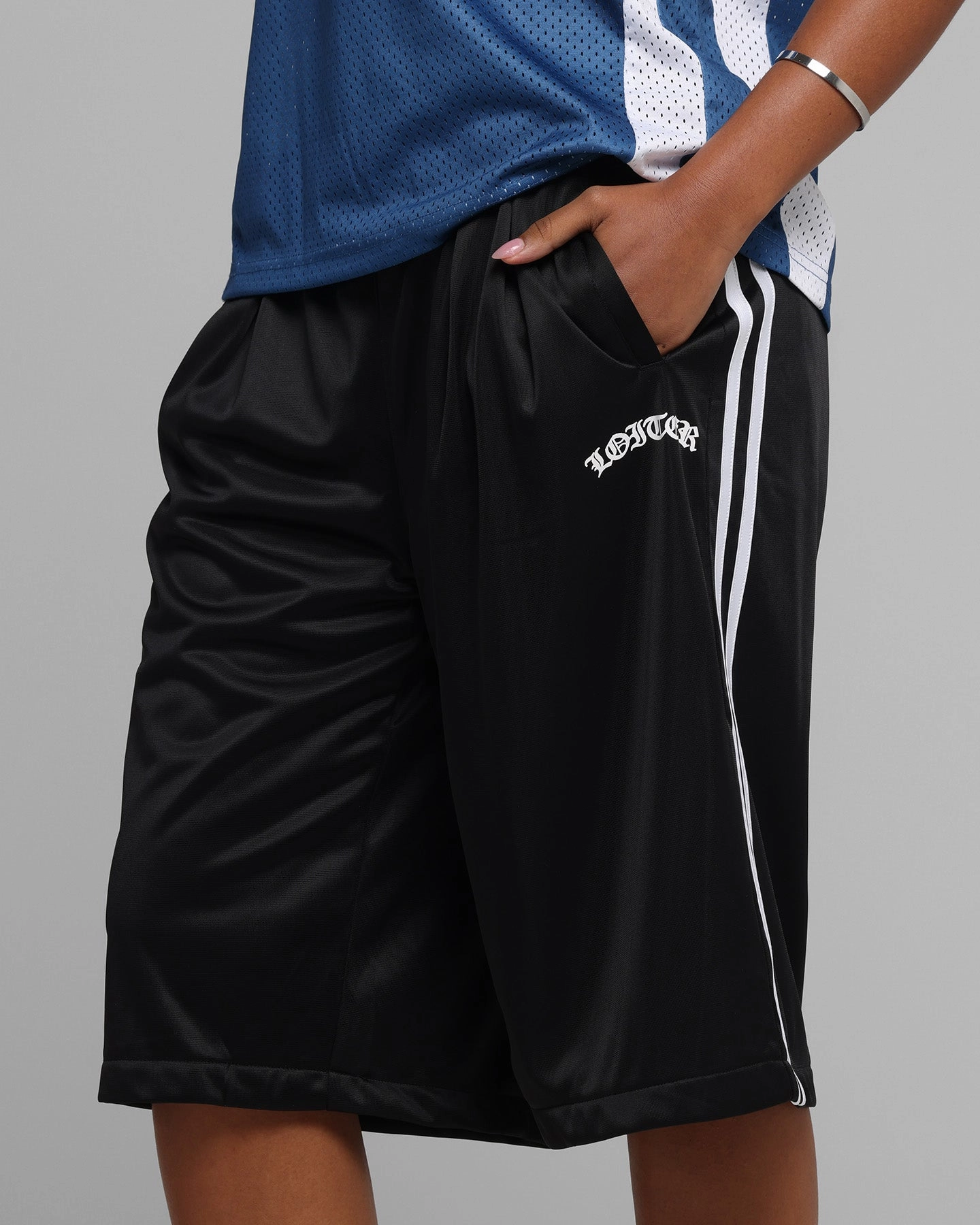 Classic Vibe Loiter Track 3 Quarter Shorts Black