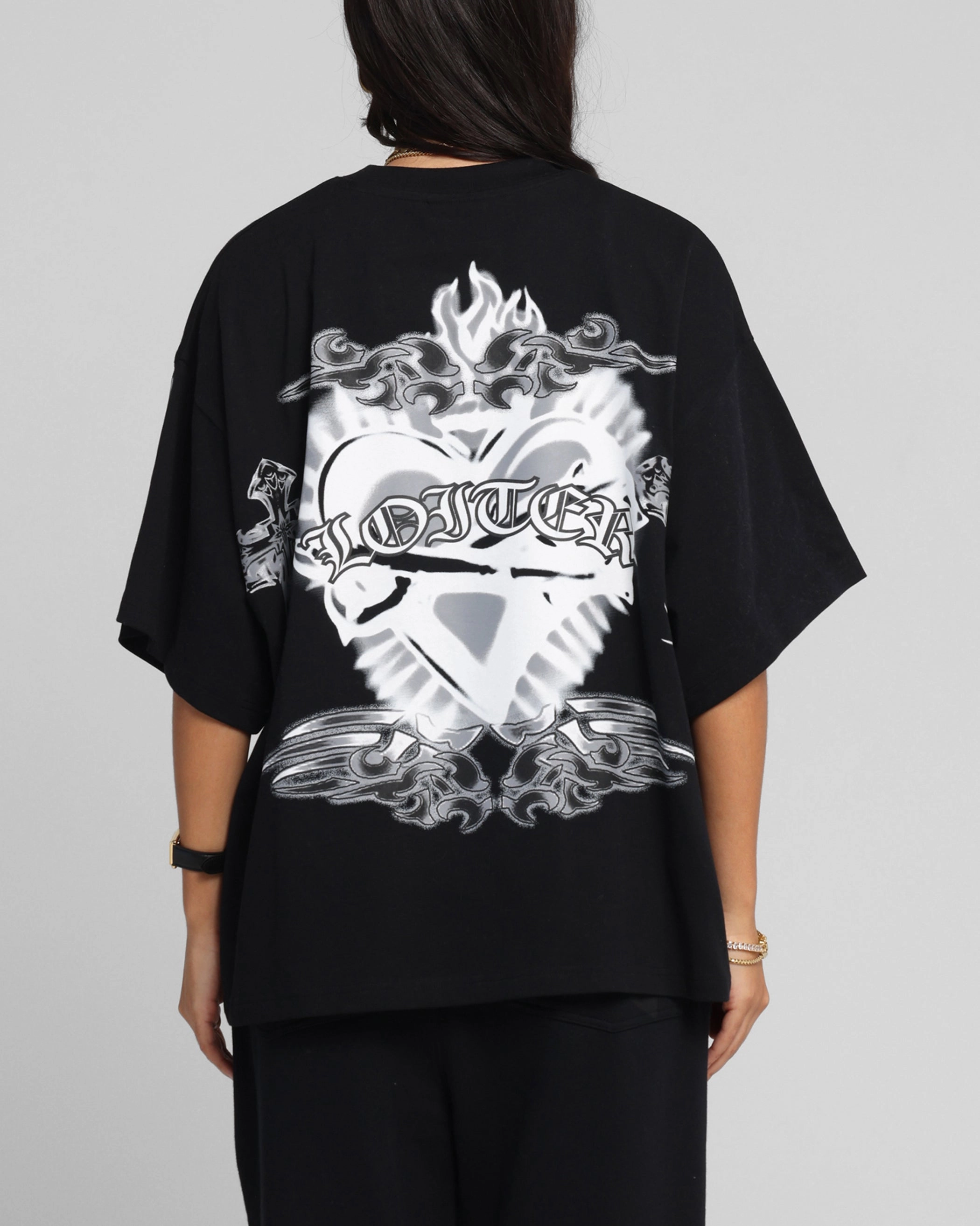 Quick Fit On-the-Go Fashion Loiter Hearts T-Shirt Black