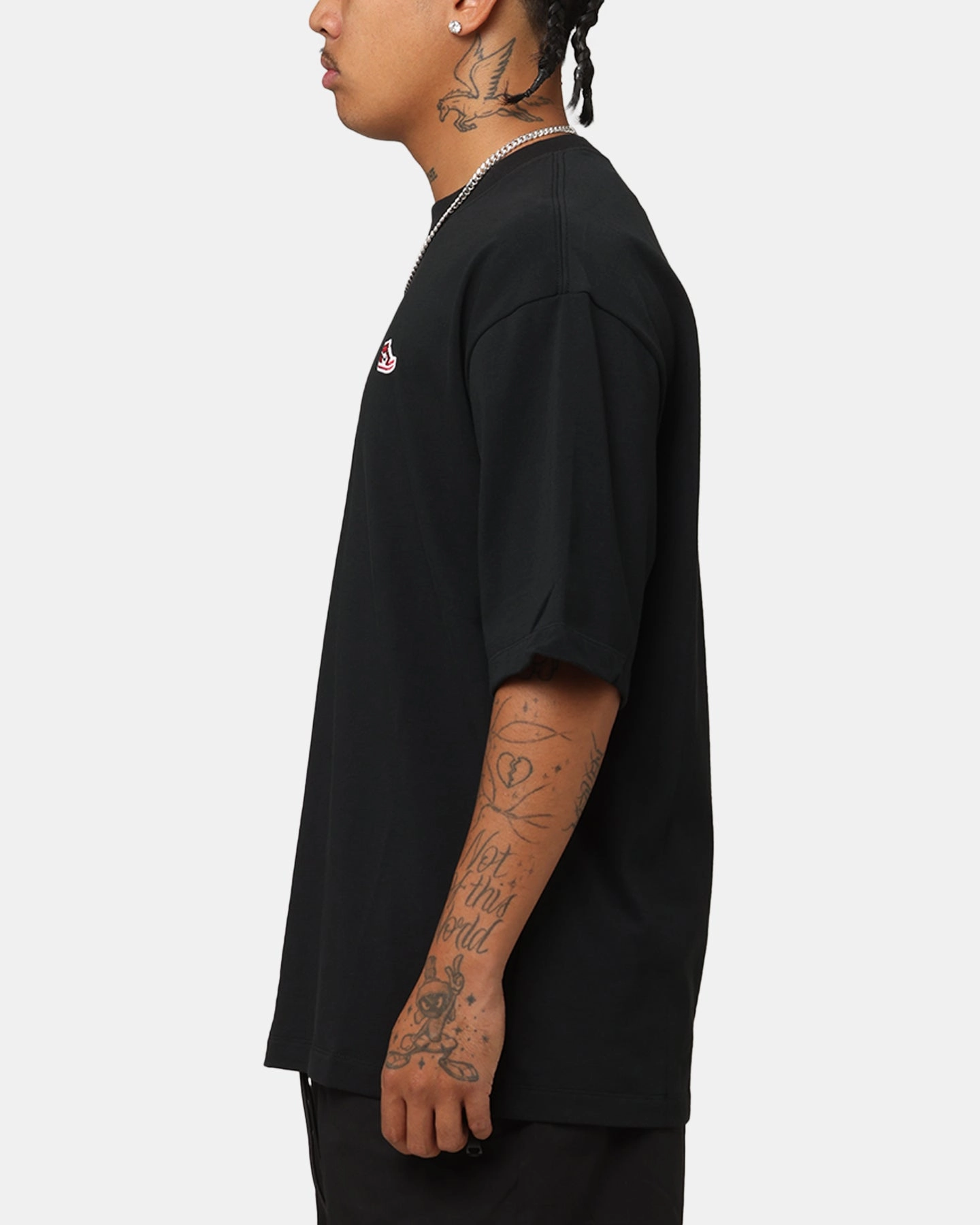 Jordan Brand Sneaker Patch Crewneck T-Shirt Black/Varsity Red Relax Comfort Style