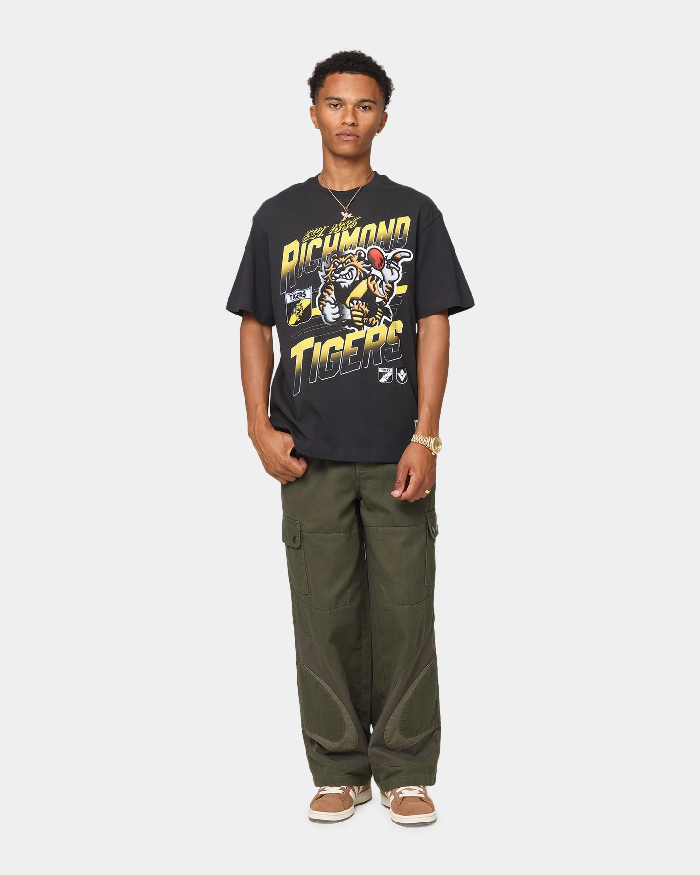 Mitchell & Ness Richmond Tigers Mascot Character T-Shirt Faded Black Chic Style SlimFitDesign