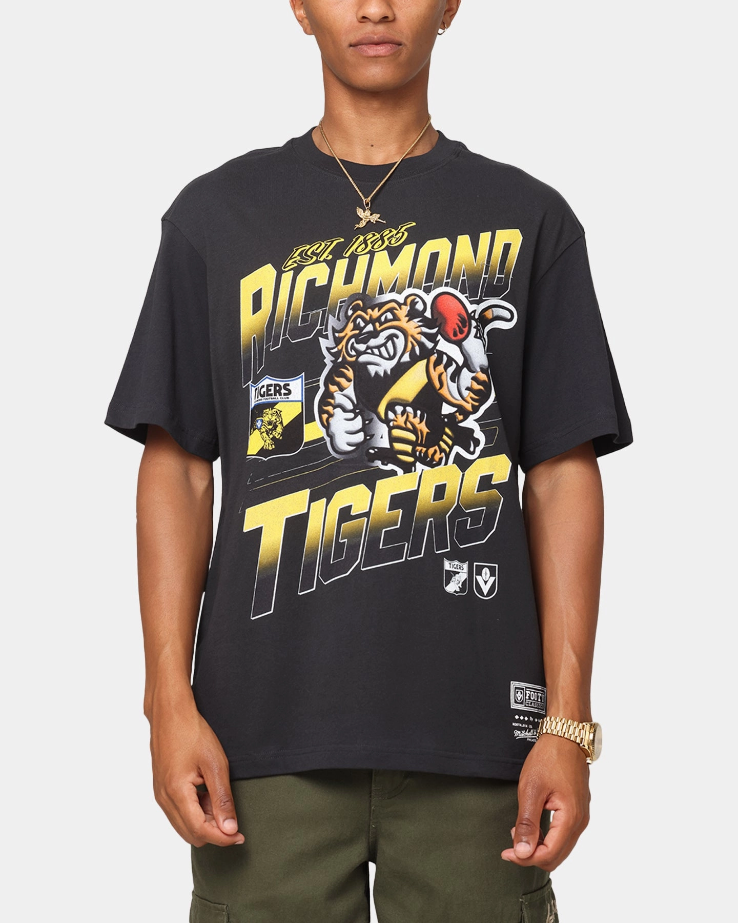 Active Layering OekoTexCertified Mitchell & Ness Richmond Tigers Mascot Character T-Shirt Faded Black