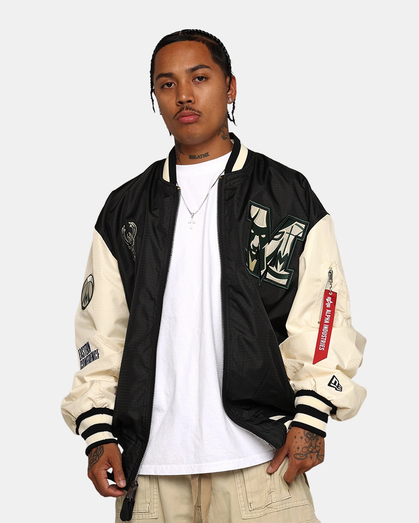 New Era X Alpha Industries Milwaukee Bucks L-2B Bomber Jacket Black Compact Packability