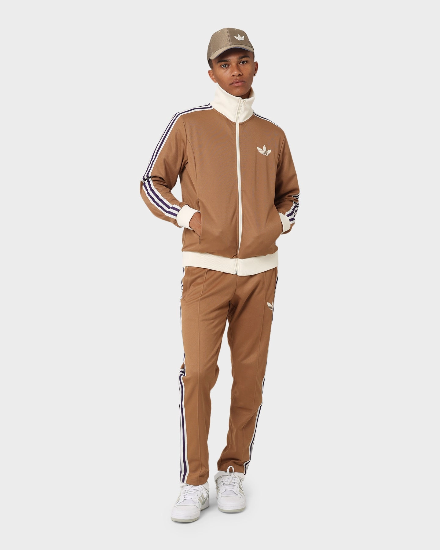 Dual Layer Ventilation Adidas Adicolor Poly TT Jacket Brown Desert