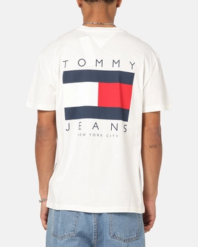 Tommy Jeans Regular Flag Graphic T-Shirt Ecru Simple and Cozy
