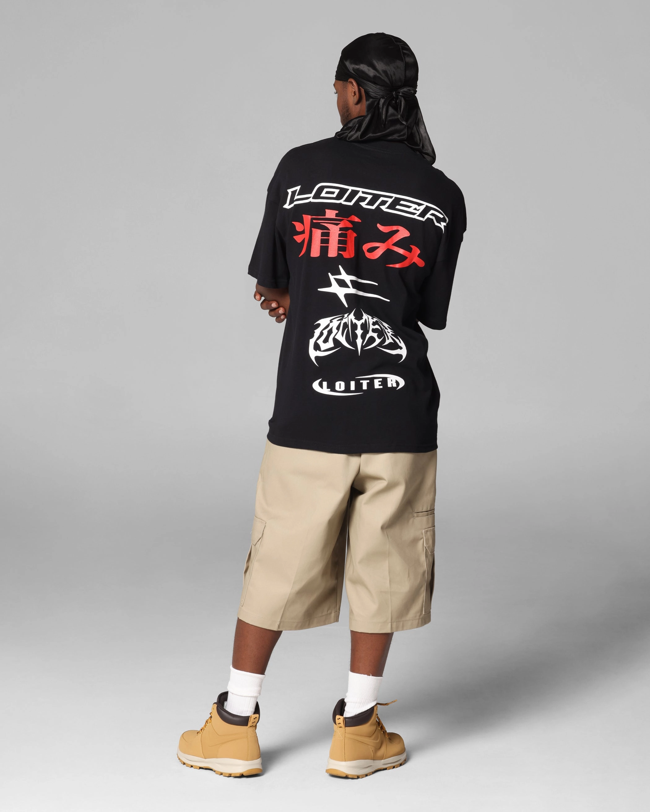 Minimal Comfort Ruffled edges Loiter Pain T-Shirt Black