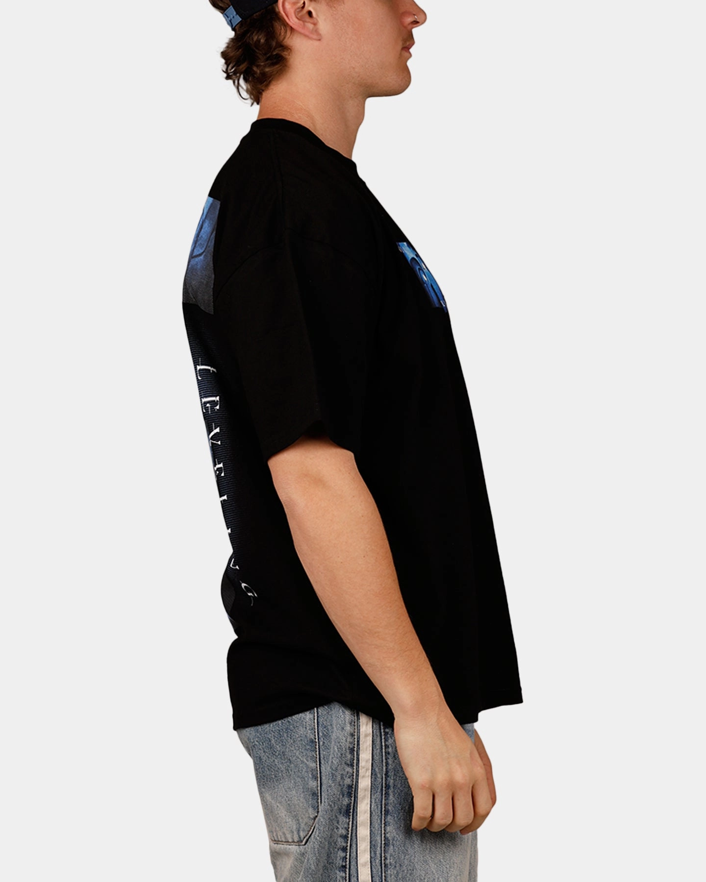 Casual Look Wear Slim fit clothing Goat Crew X Solo Leveling Statue Of God Vintage T-Shirt Black