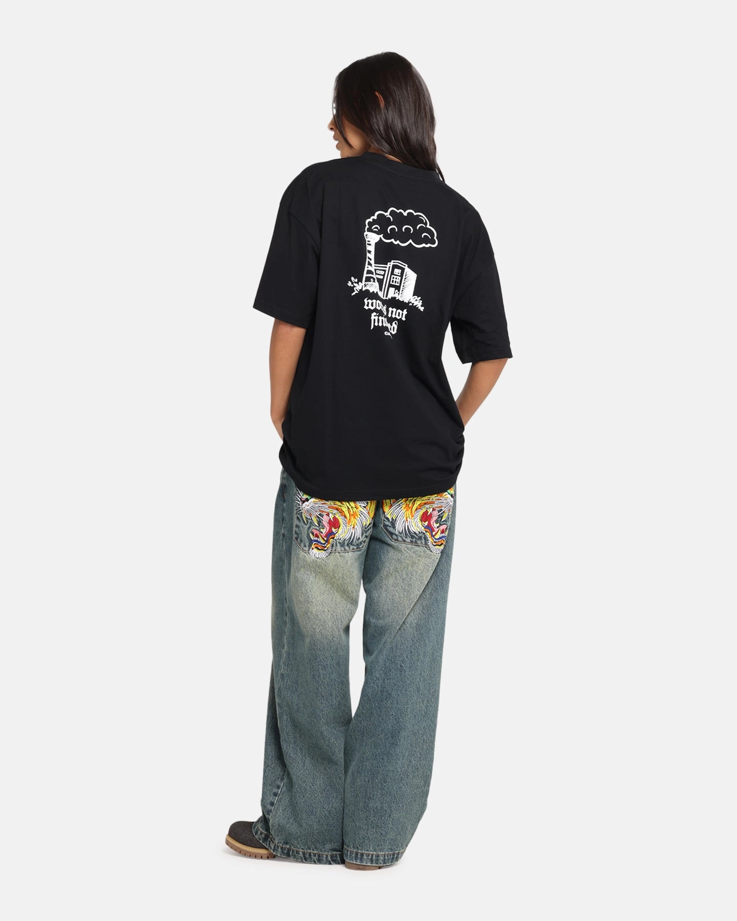 Carre Not Finished T-Shirt Black Cozy Layer Summer Style