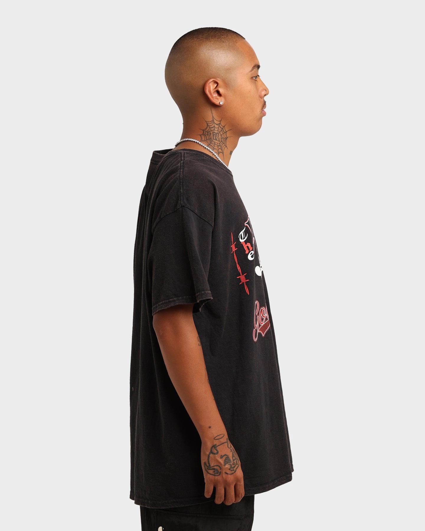 Relaxed fit style Chic and Cozy Wear Goat Crew Windy City Vintage T-Shirt Black Wash
