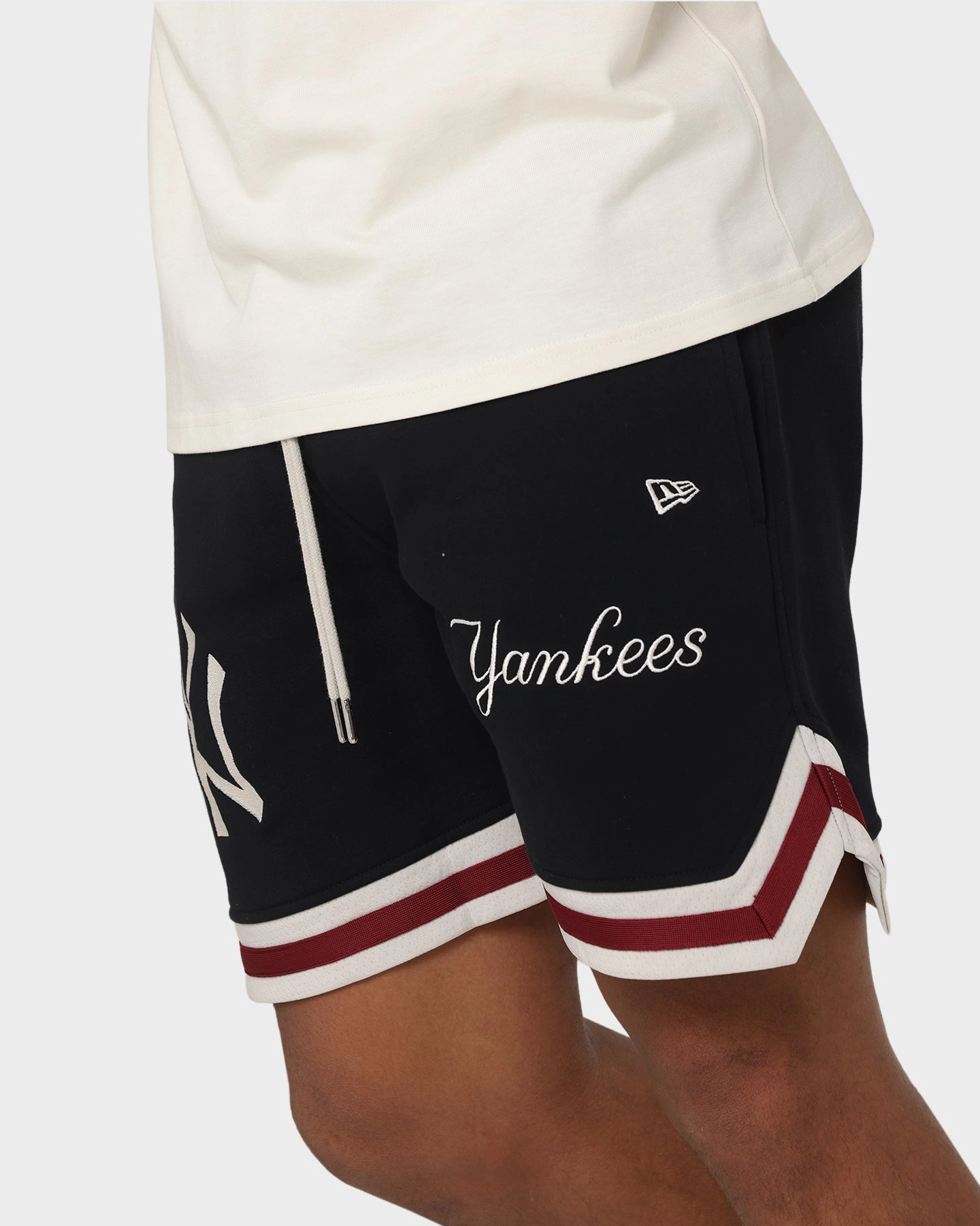 Stain Release Finish New Era New York Yankees Fleece Shorts Black/Stone