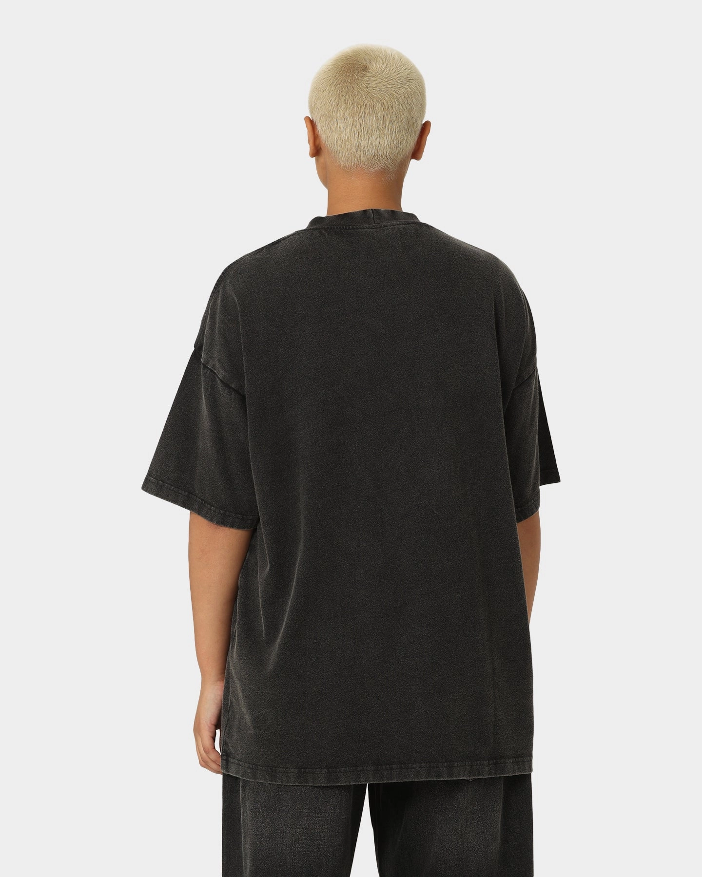 Urban Casual Look Essential Layer Loiter Dynasty T-Shirt Vintage Black
