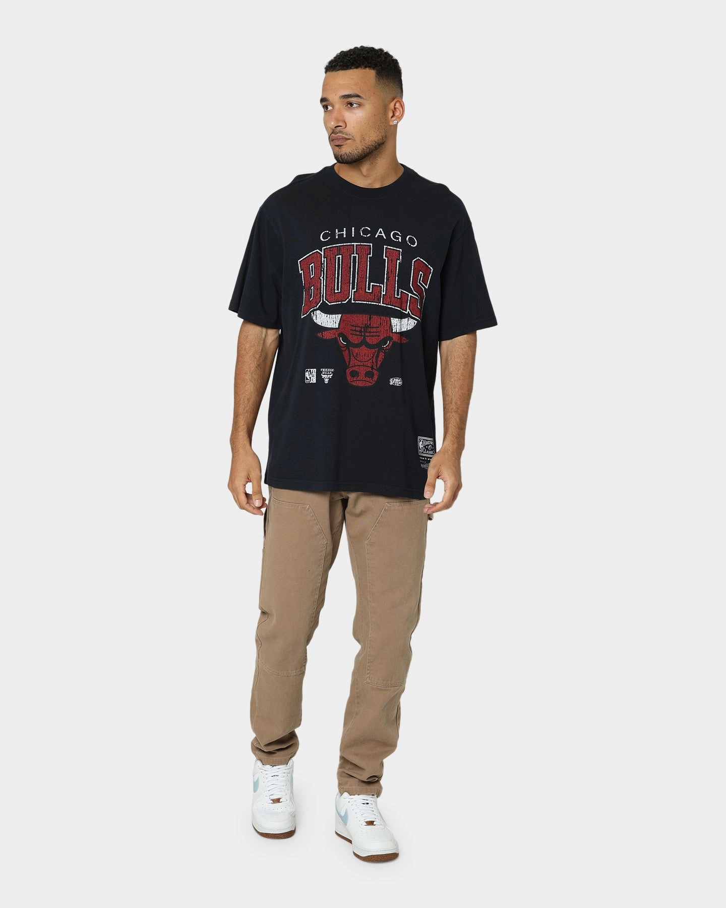 hiking clothes Mitchell & Ness Chicago Bulls XL Arch Vintage T-Shirt Faded Black