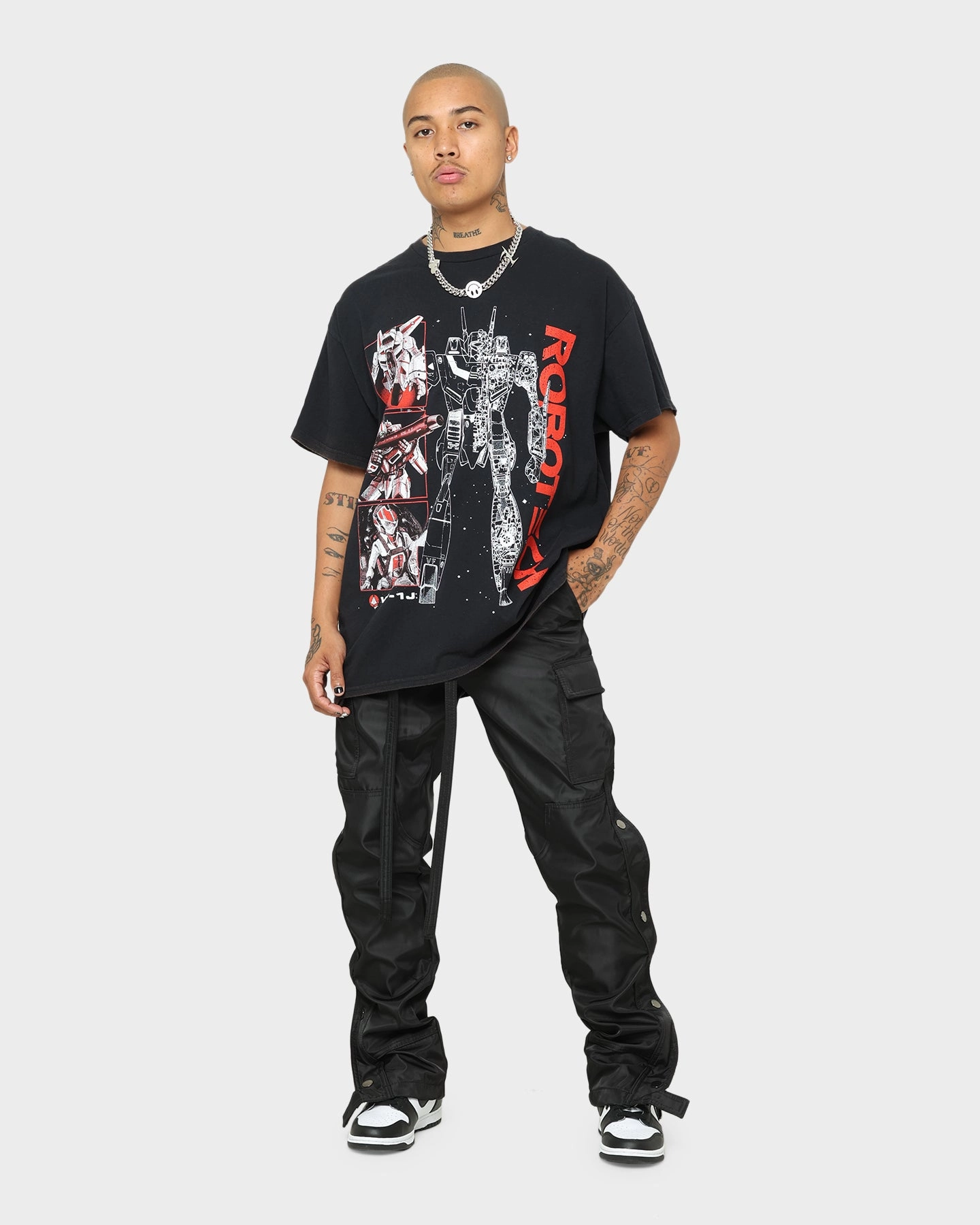Casual and cool American Thrift X Robotech VFIJ Vintage T-Shirt Washed Black