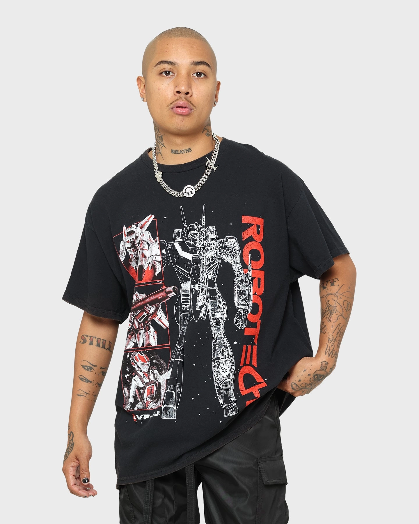 Light Design Timeless Fit American Thrift X Robotech VFIJ Vintage T-Shirt Washed Black