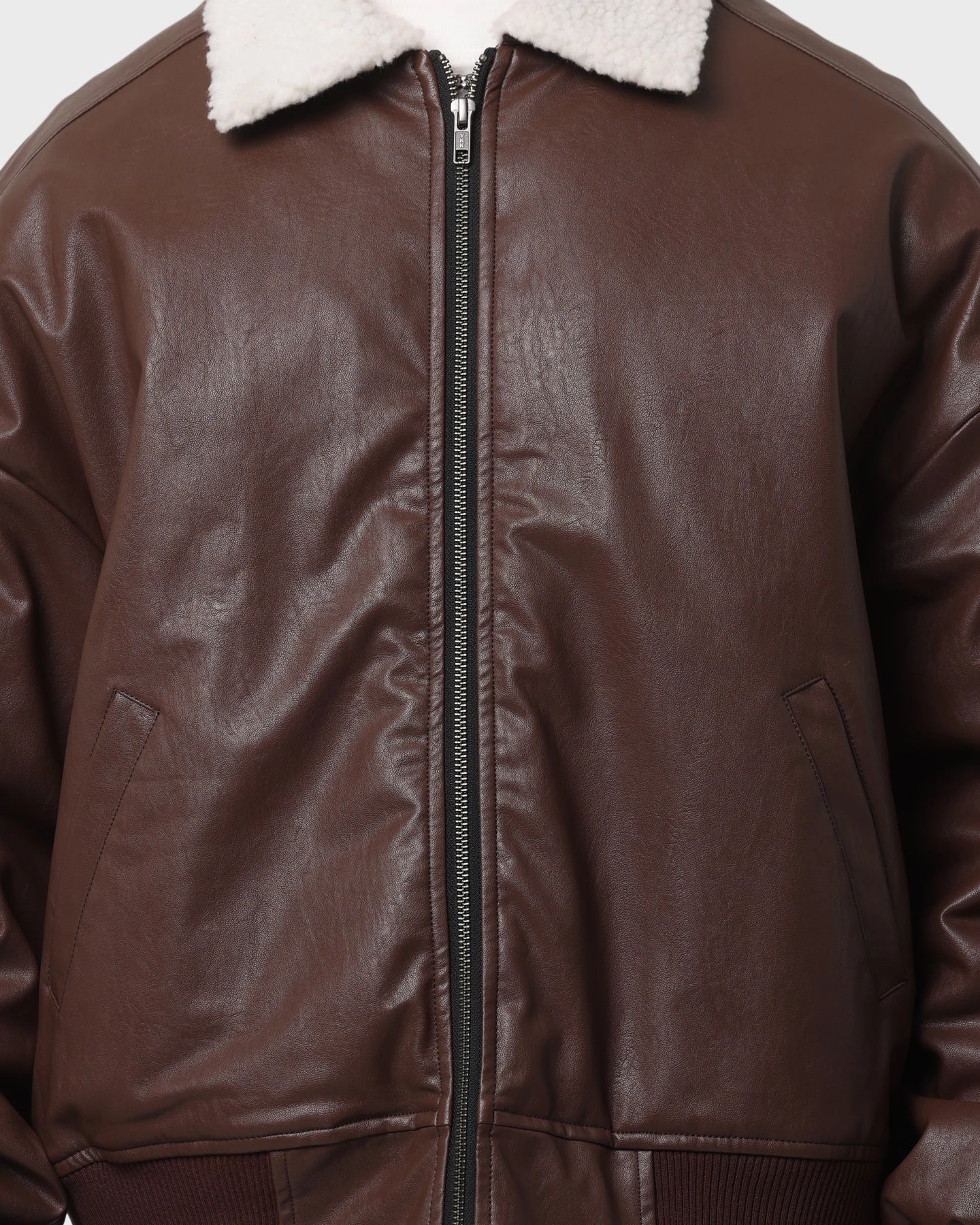 EN ES Apex Sherpa Jacket Brown Hidden pockets